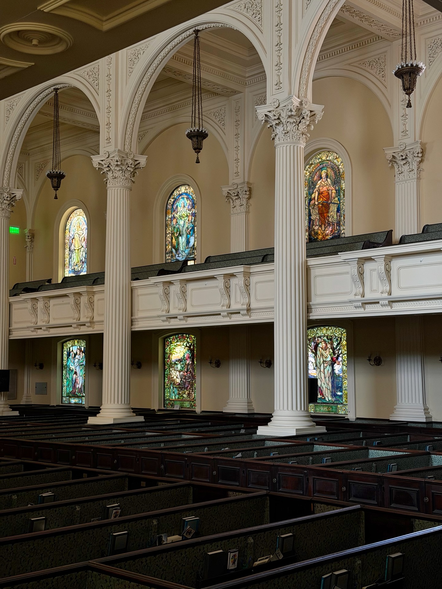 Boston's Arlington Street Church homes world's largest Tiffany