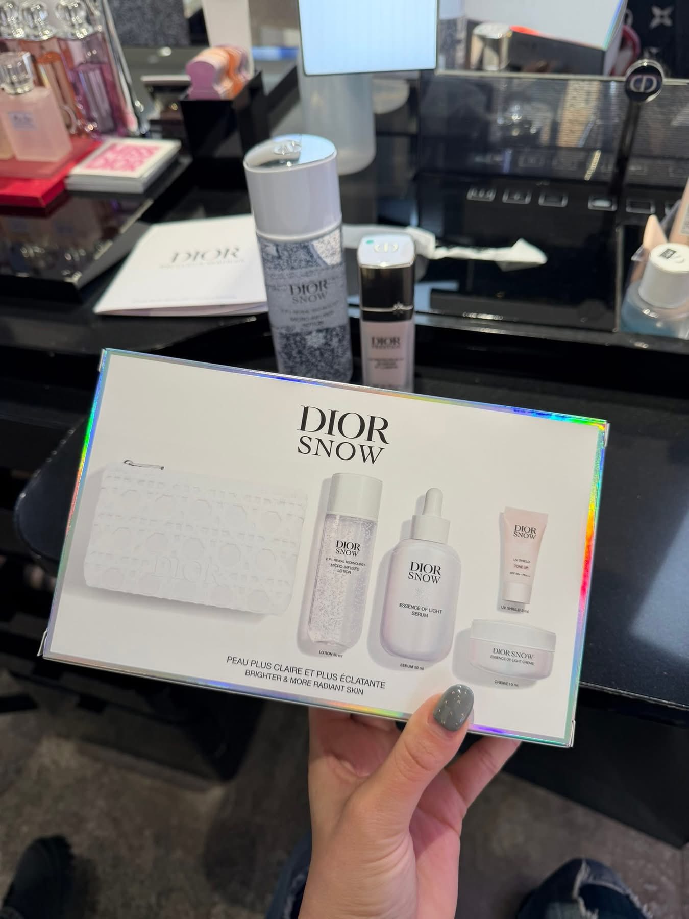 Dior Snow set ??? Dior Snow Essence of Light Serum 50ml l Dior 