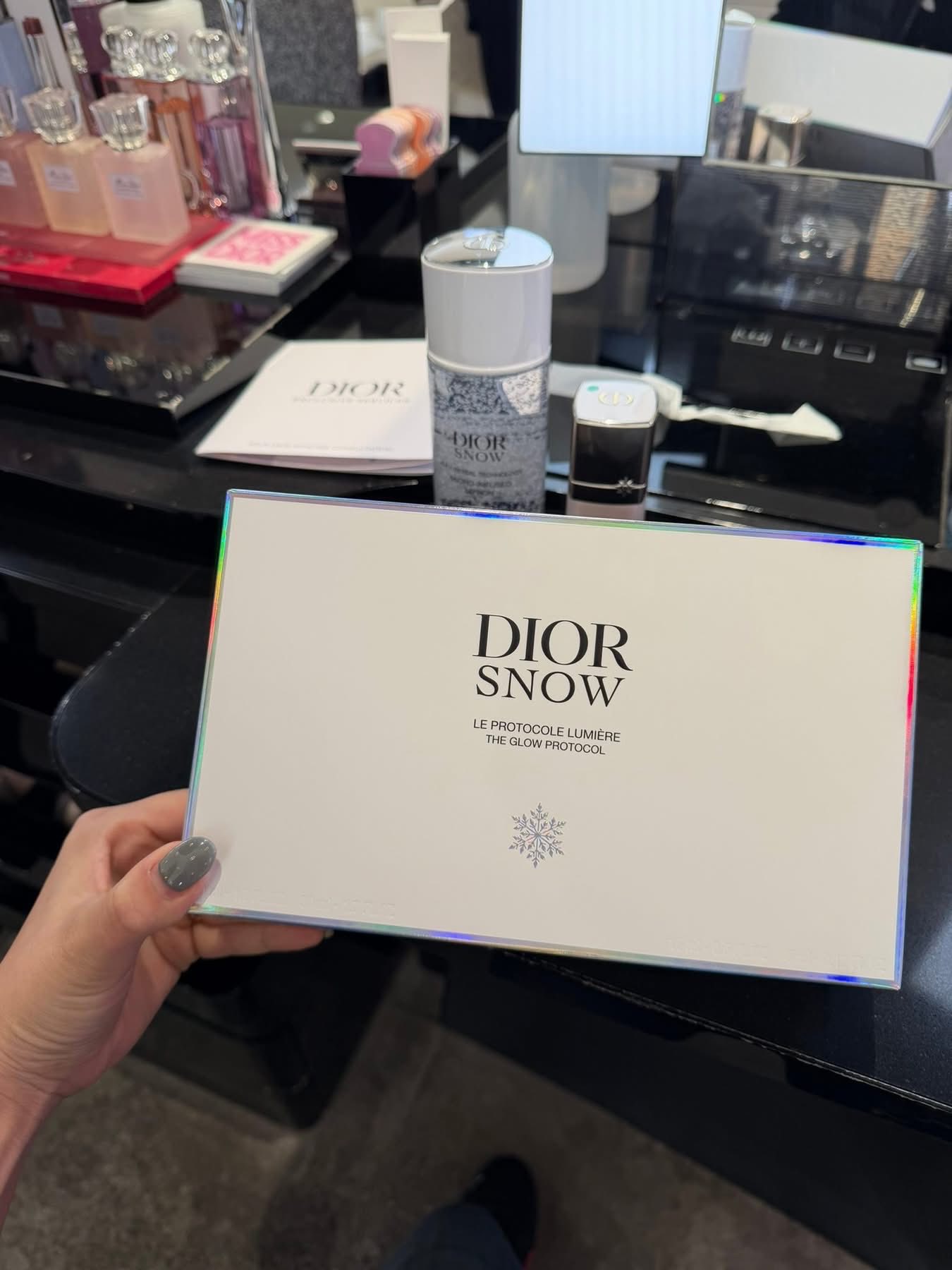 Dior Snow set ??? Dior Snow Essence of Light Serum 50ml l Dior 
