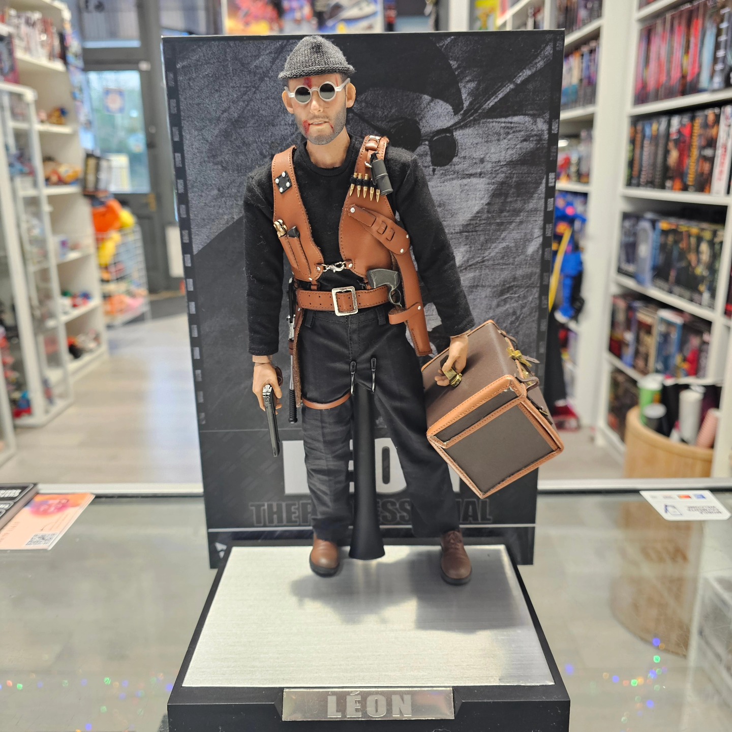 🔫 Today's Highlight 🔫 Another incredible 1/6 scale Léon: The