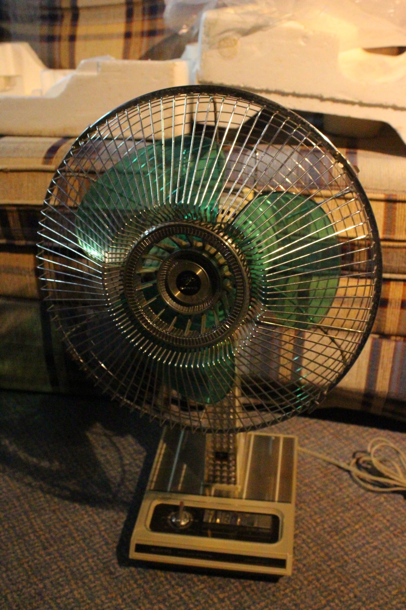 A rare Hitachi D256T1 floor fan. Made in the late 70s/early 80s in