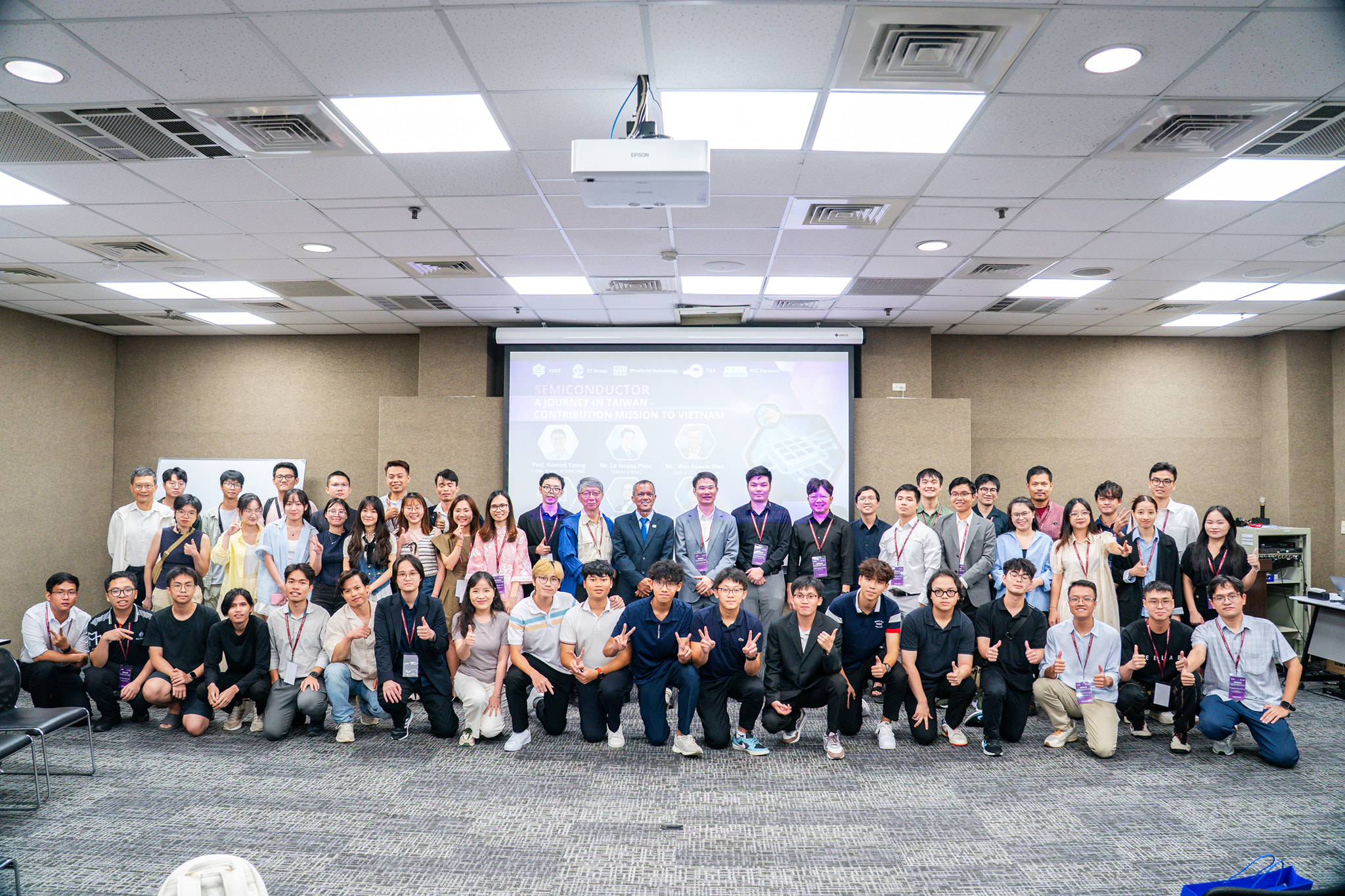 Young Vietnamese Semiconductor Intellectuals in Taiwan | Hanoi