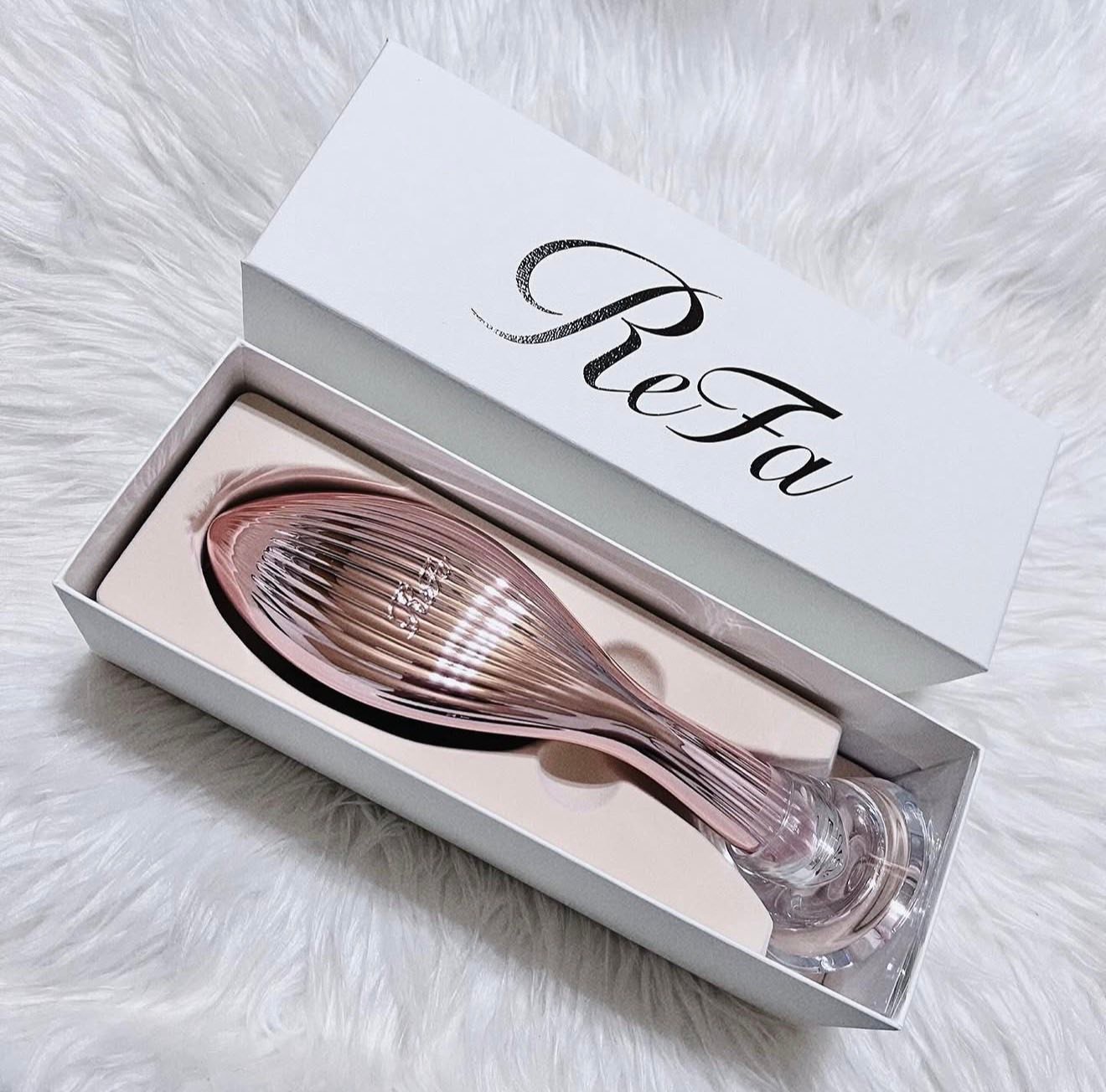 THE PINNACLE OF LUXURY: ReFa AILE BRUSH RAY 💎✨ Stop settling for