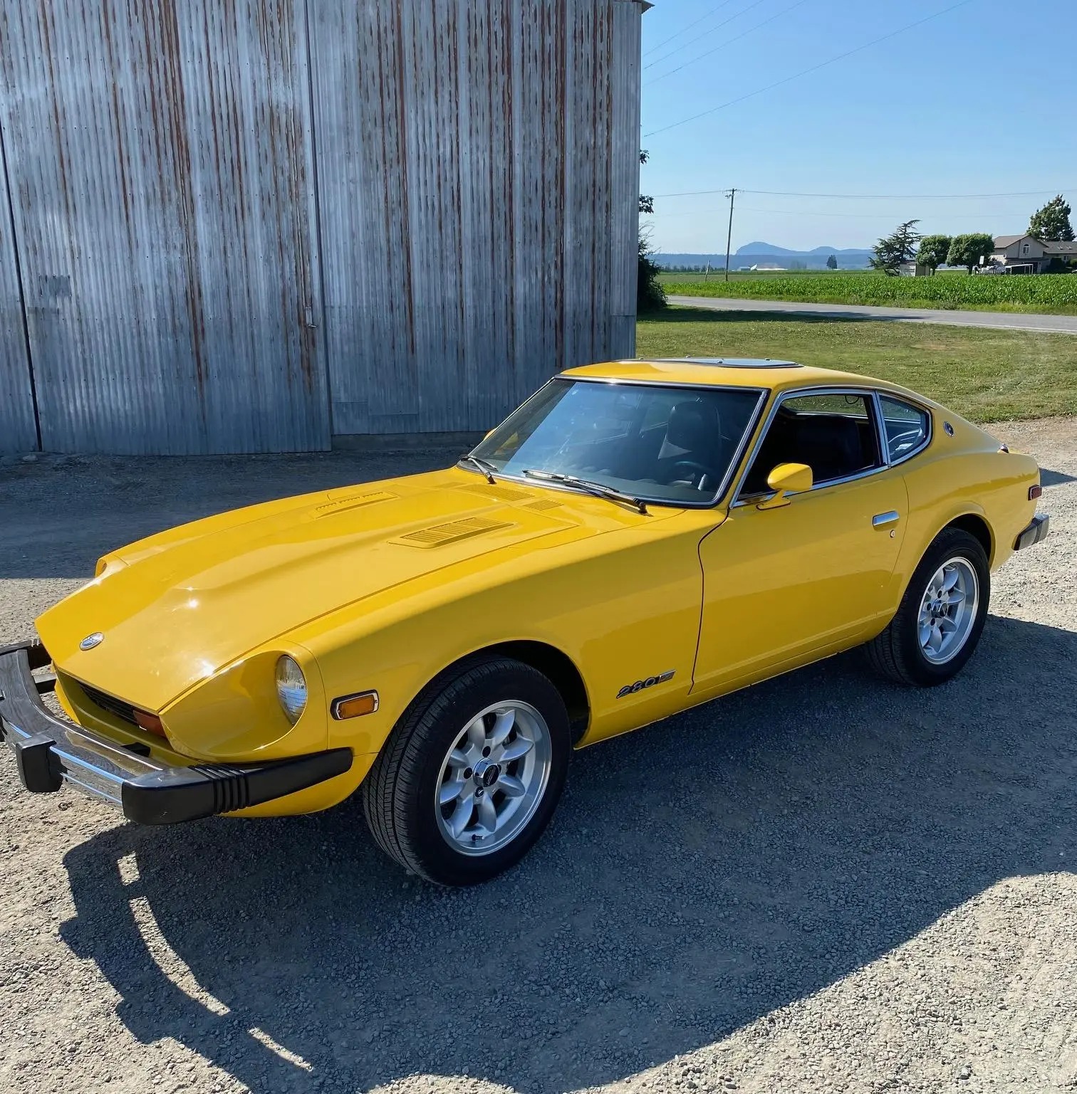 vintagan・an no.27 𝟏𝟗𝟕𝟕 𝐃𝐚𝐭𝐬𝐮𝐧 𝟐𝟖𝟎𝐙 𝟓-𝐒𝐩𝐞𝐞𝐝 The 1977 Datsun 280Z