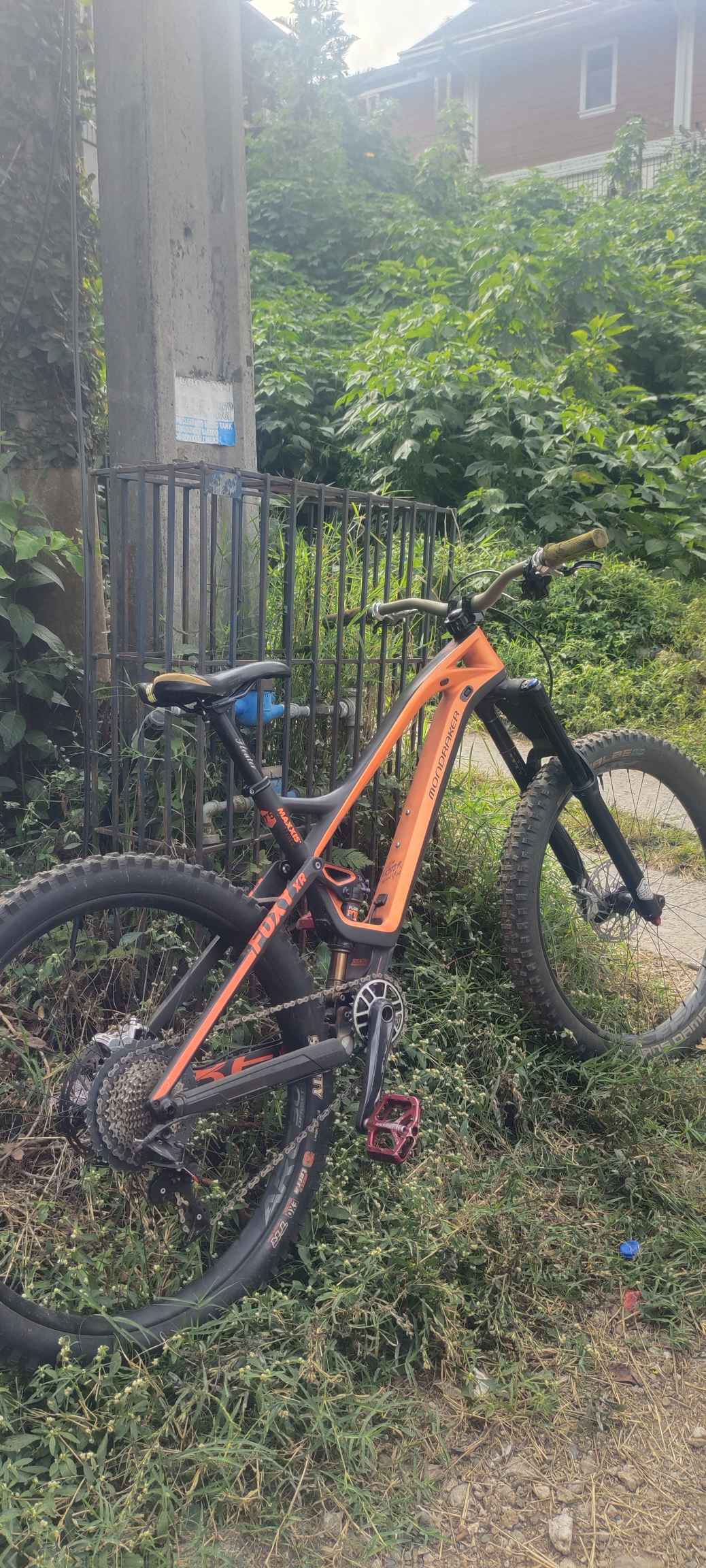 FRAME : Mondraker foxy carbon forward geometry frame (Medium 27.5