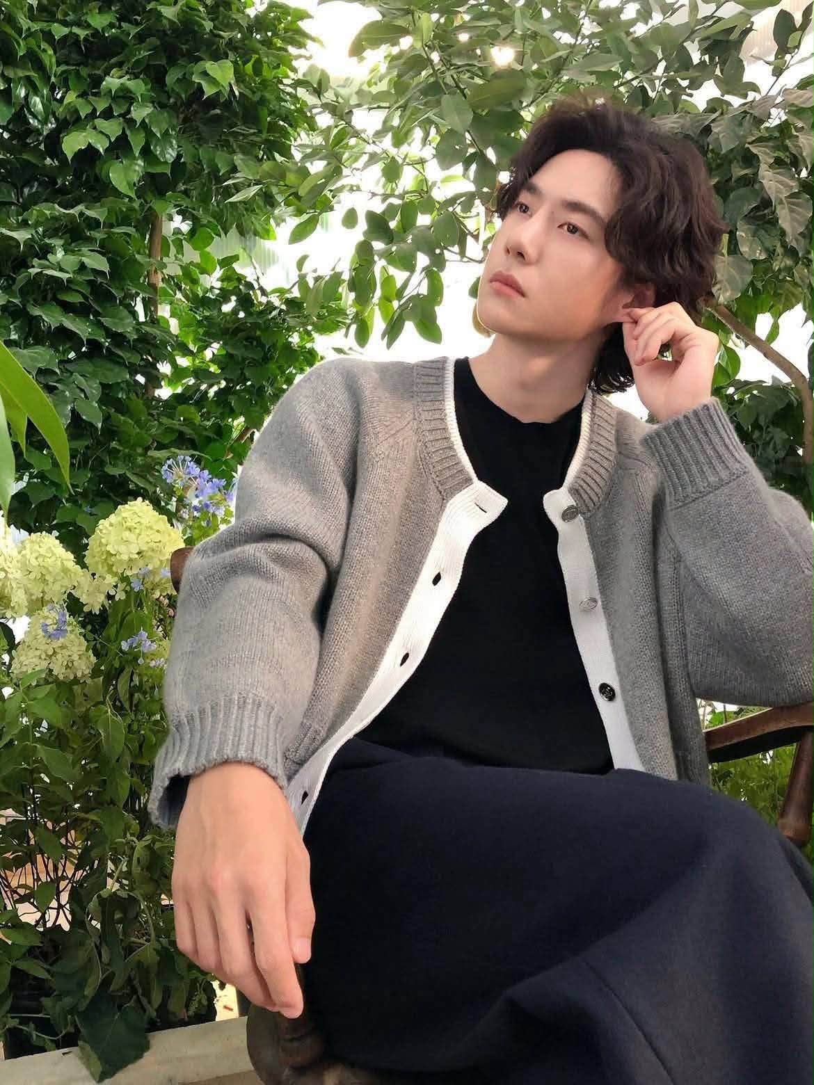 王一博- 王一博added a new photo.