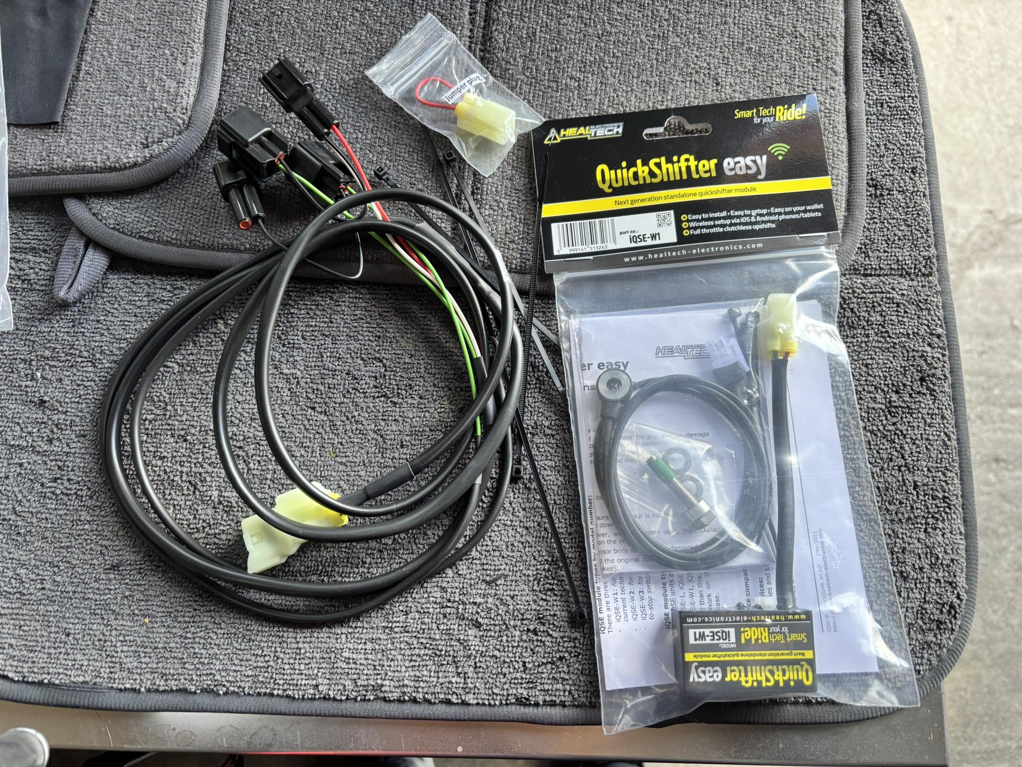 What is the installation guide for the IQSE-1 Healtech quick shifter?