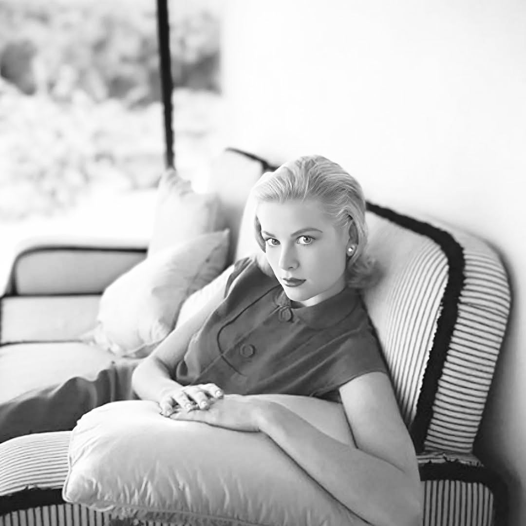 Grace Kelly's iconic 1955 Jamaica photo