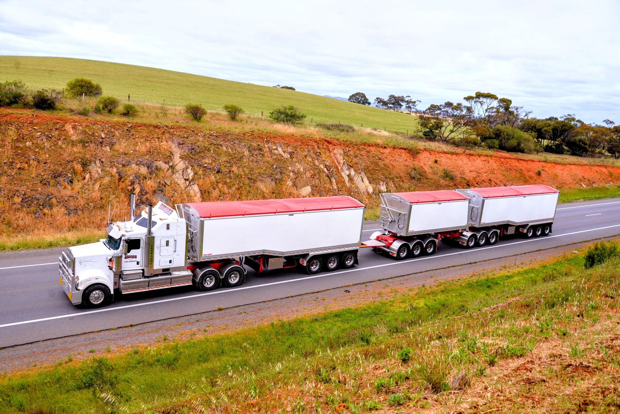 Nevtrans - George Transport Lake Goldsmith Vic. T909 Oct2025 Barossa SA ...