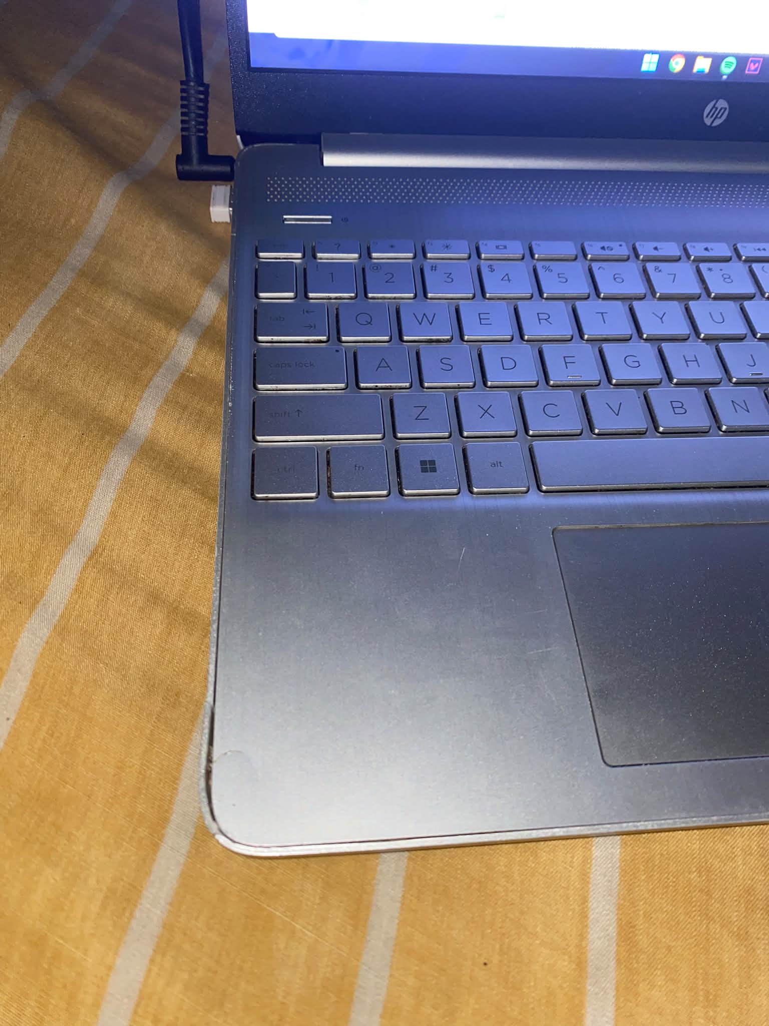 HP 15s eq3xxx Ryzen 5 laptop for sale with minor NASA display issue