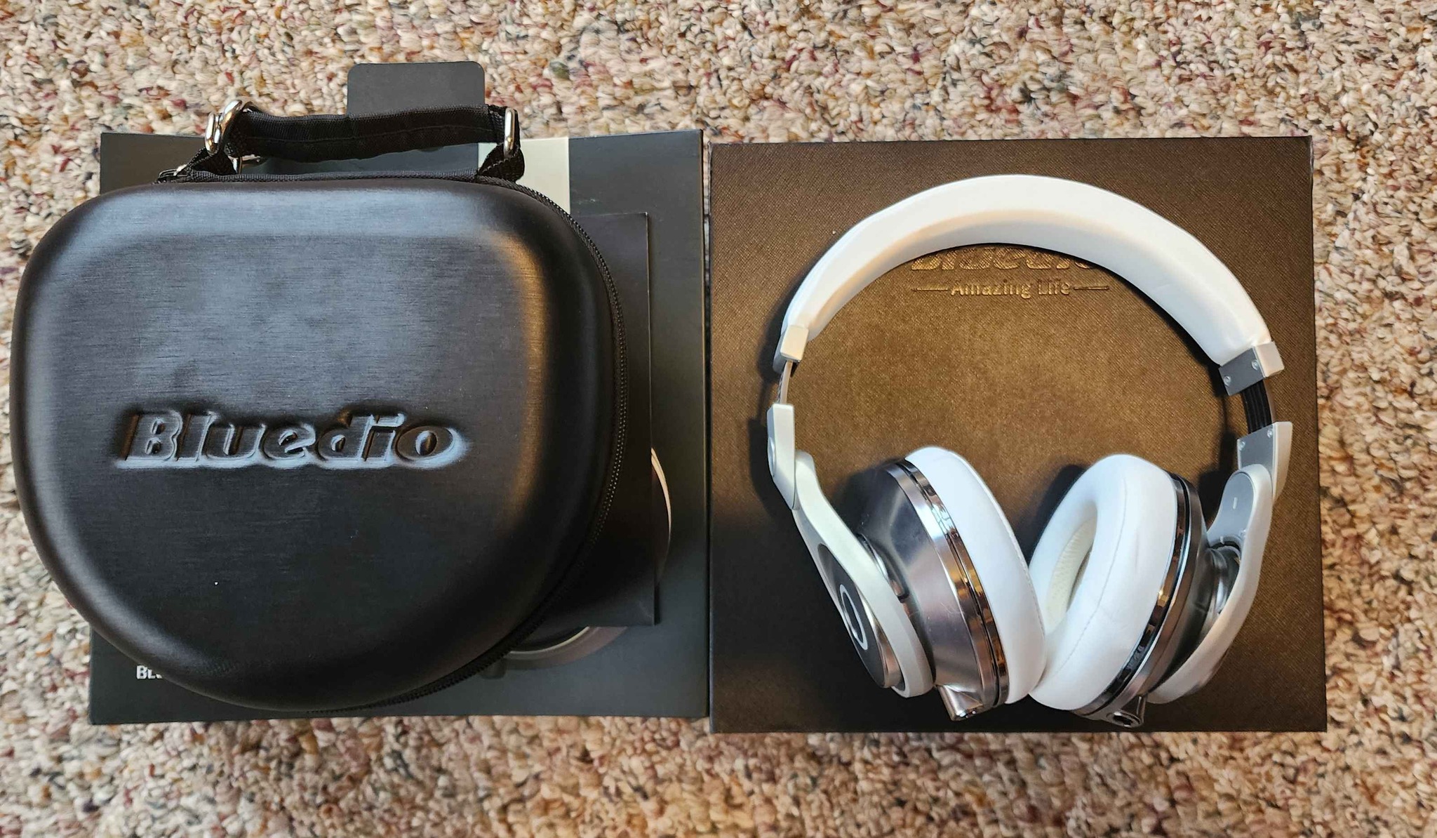 Everything works like new. White Bluedio UFO Plus bluetooth