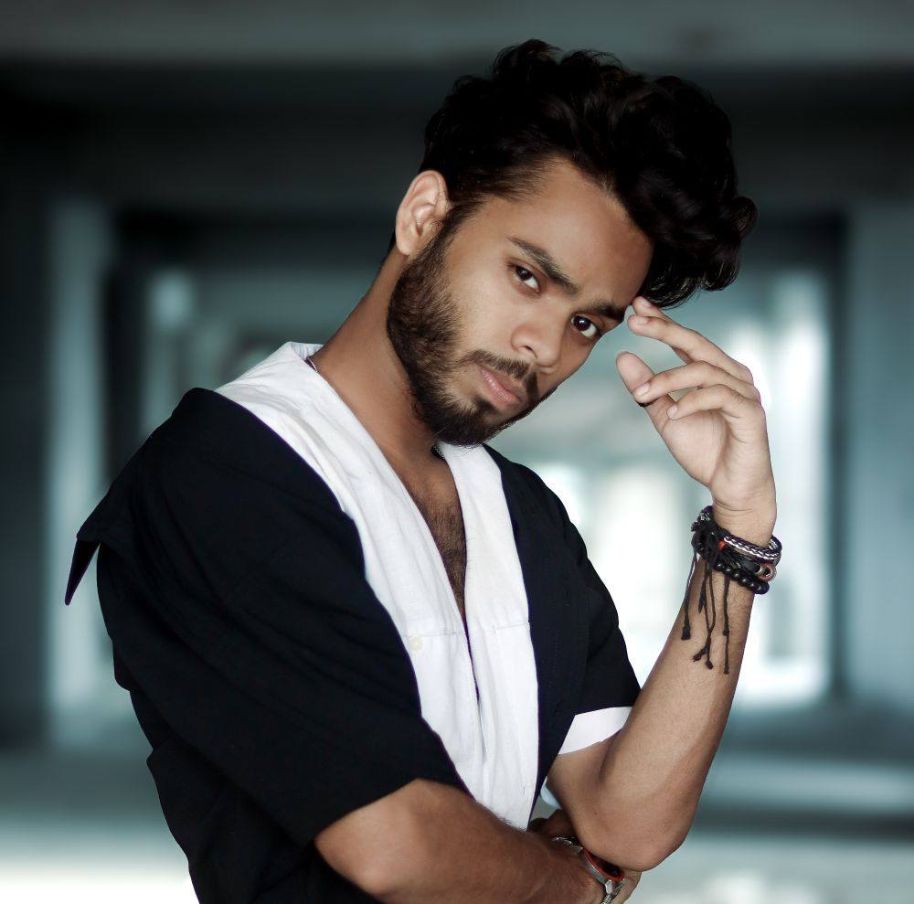 Safaar khub surat hey, Manzil se bhi zyada | Farhan R Sourov | Facebook