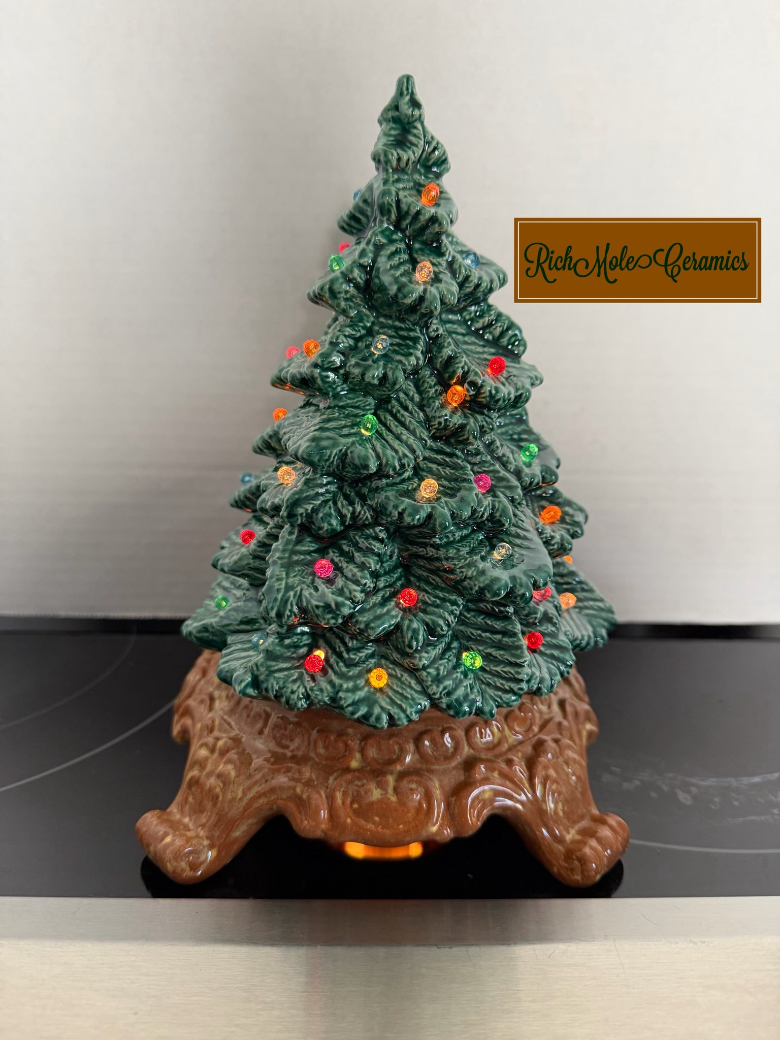 Beautiful Atlantic A64 mold classic ceramic tree. 16