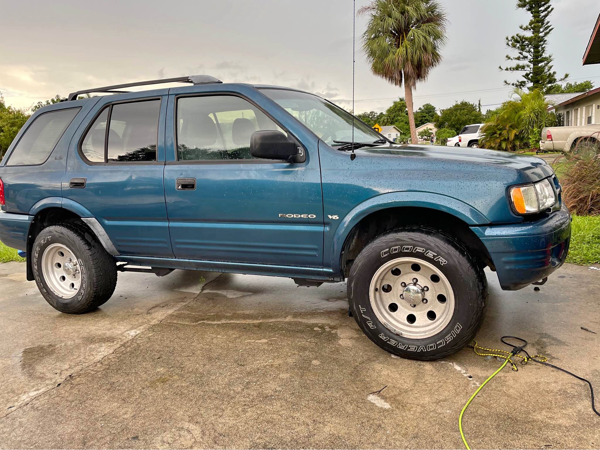 2000 Isuzu Rodeo · LS Sport Utility 4D - Cars & Trucks - Pine Manor ...