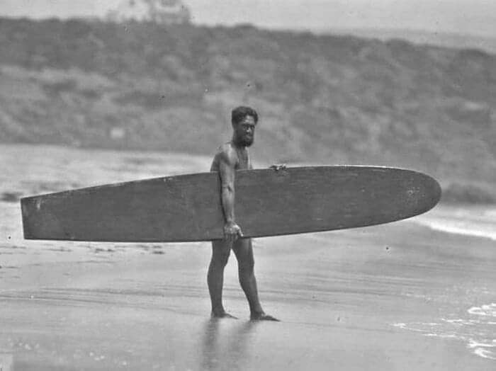 A century-old surfboard handcrafted by Duke Kahanamoku of Hawaiʻi