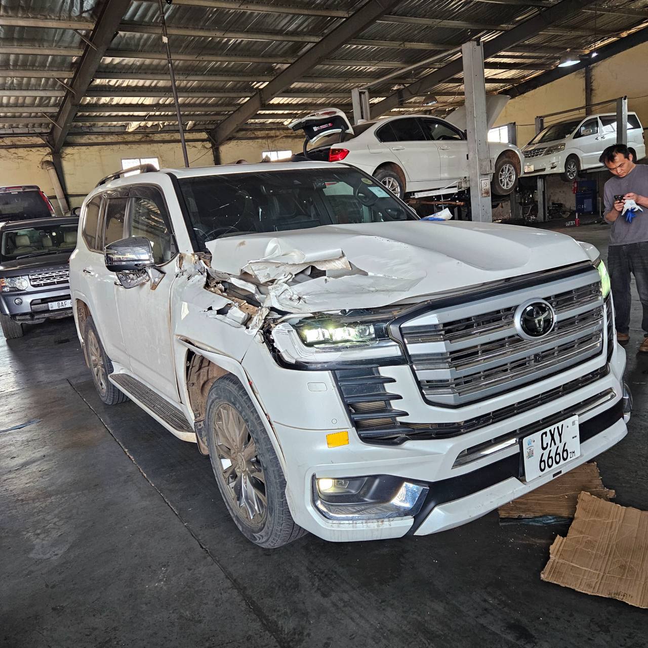 Land cruiser zx LCD 300 Year of make 2023 Auto transmission 4X4