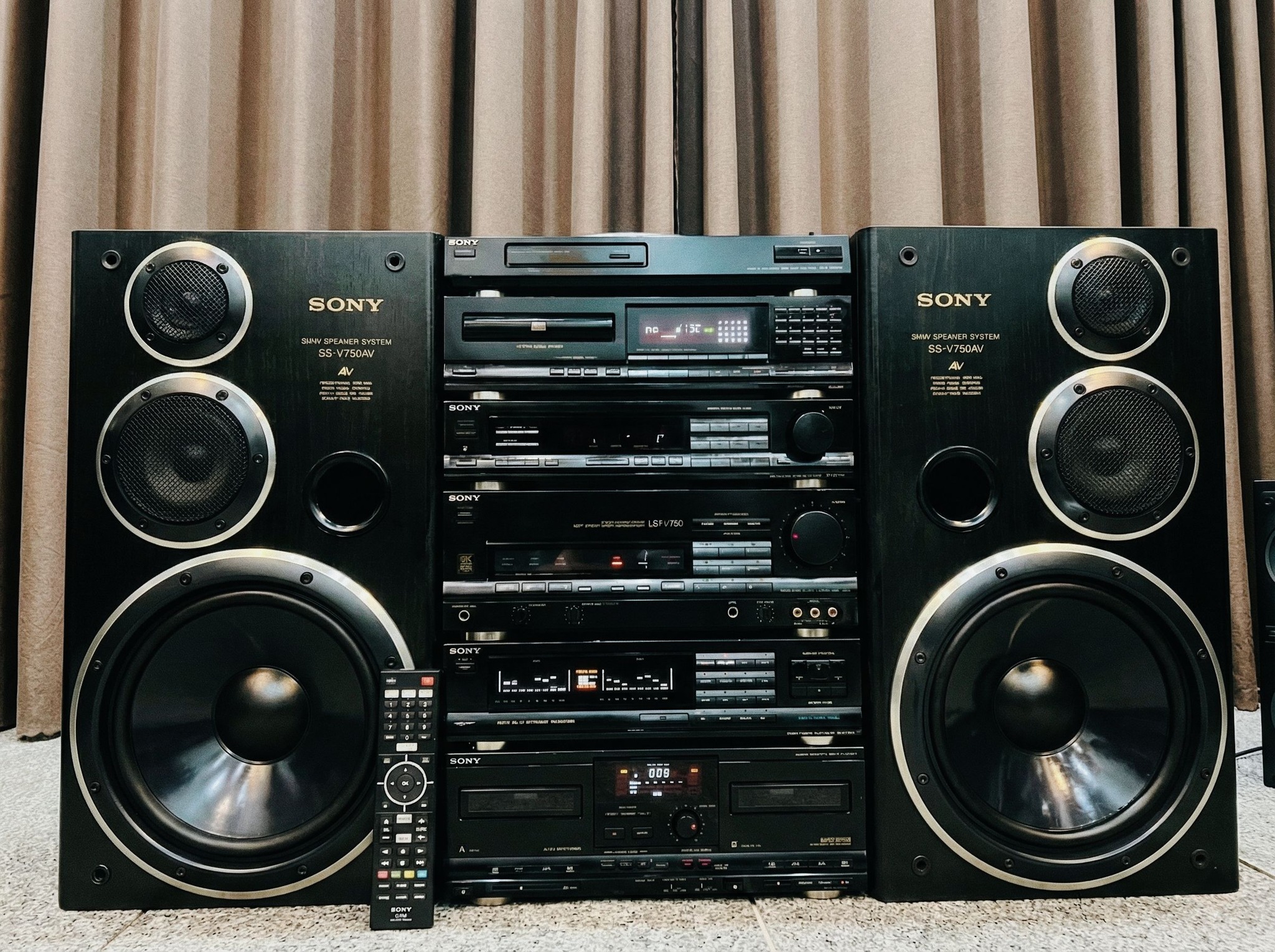 Sony LBT-V750 component mini stereo system.