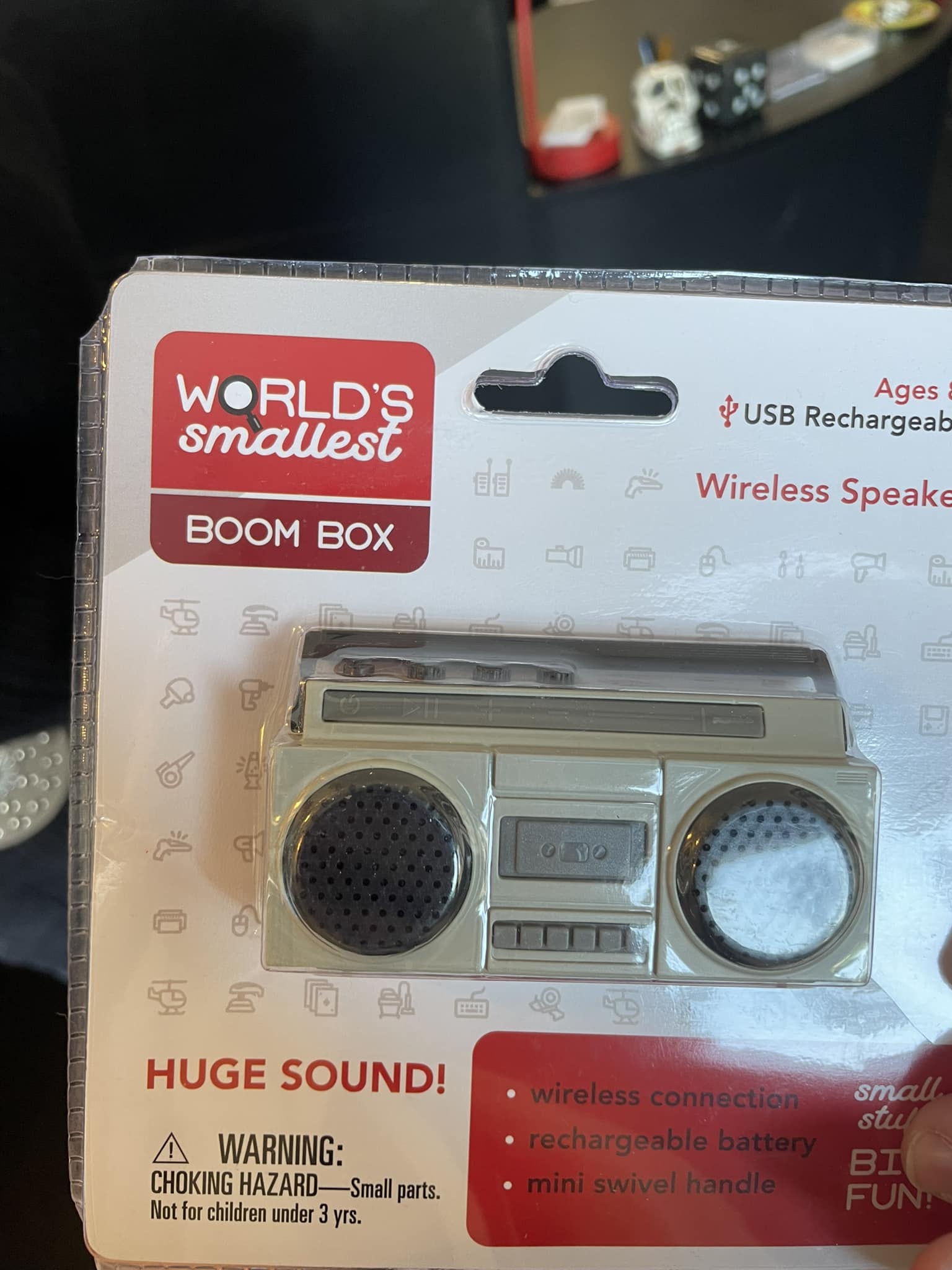 Snoopy AM/FM milk box radio found at Goodwill