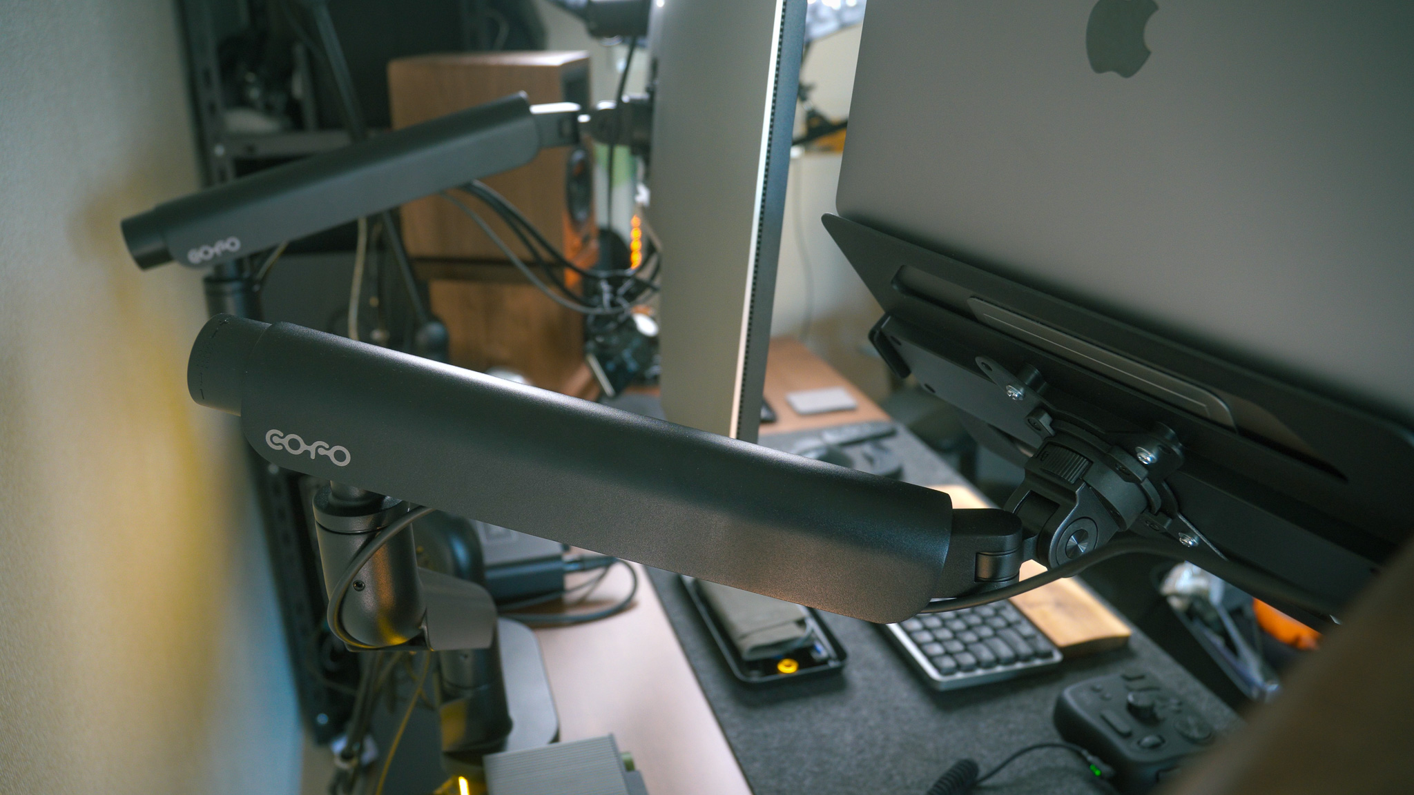 COFO - COFO Zero Gravity Monitor Arm Pro has a streamlined design 