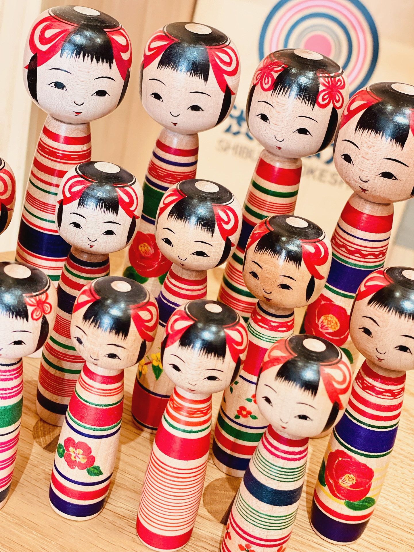 笹原綾工人　こけし Kokeshis made by Aya Sasahara. Aya Sasahara is the apprentice of