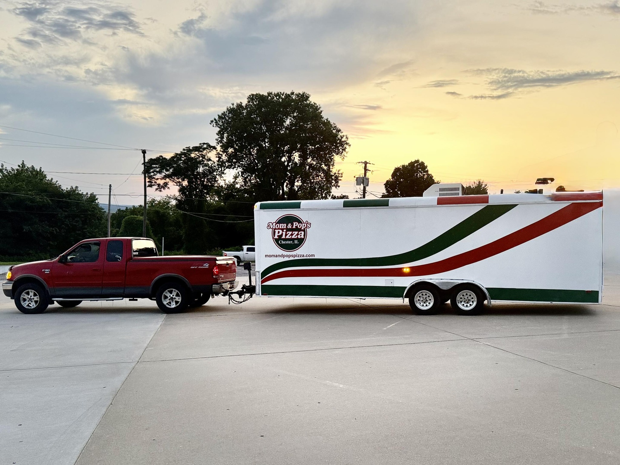 POPS TONIGHT 確認用 Mom & Pop's Pizza Chester,IL | Chester IL