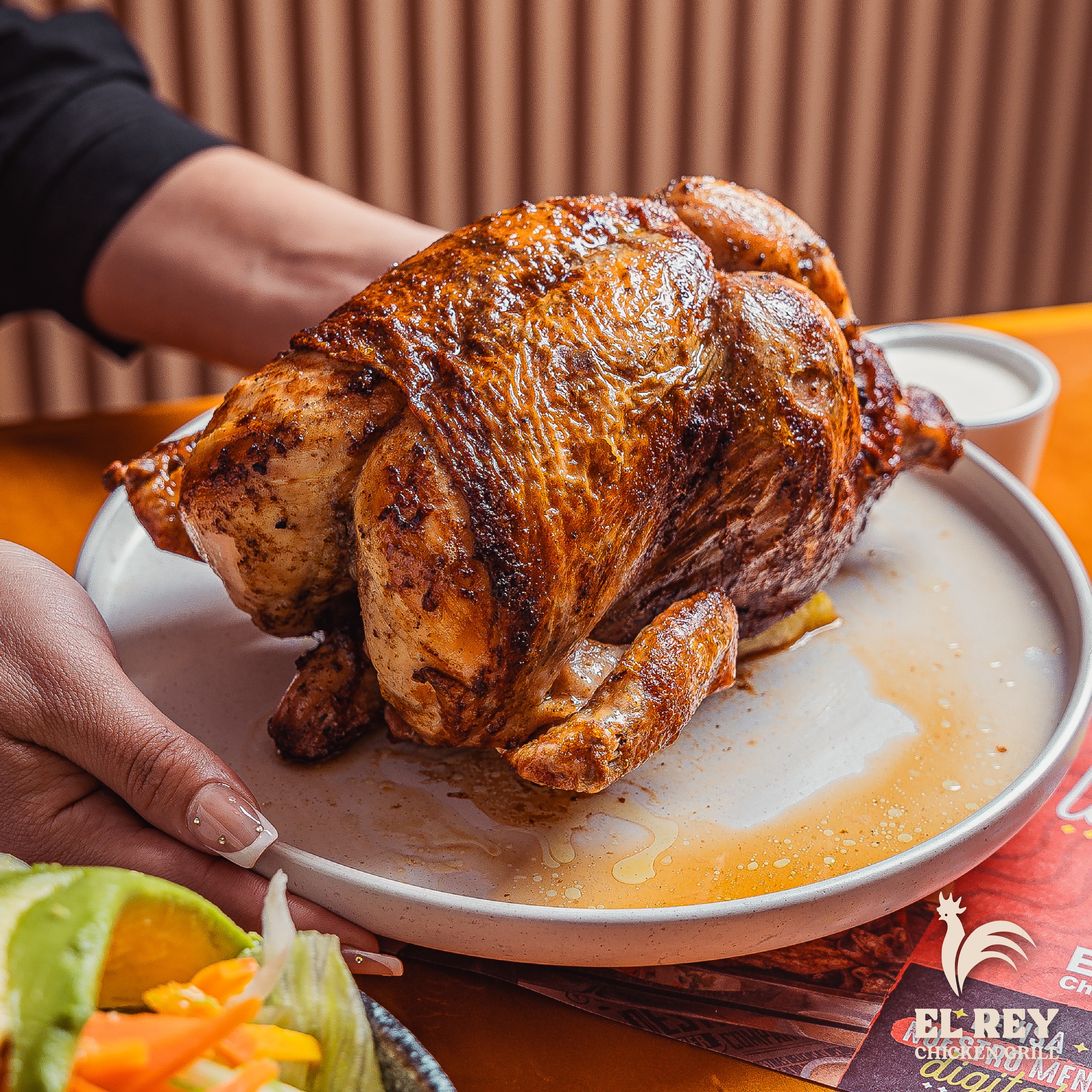 👑 Donde manda el sabor, reina el... - El Rey Chicken Grill | Facebook