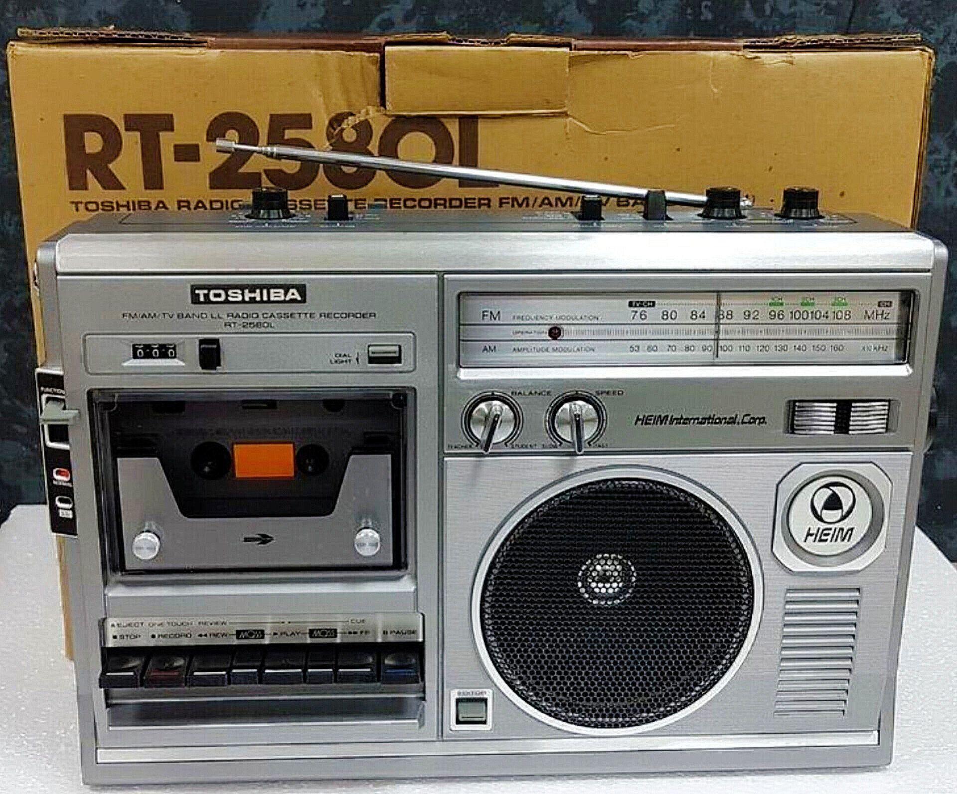 My first radio cassette recorder, 1973. ✌🥰 TOSHIBA RT-294F