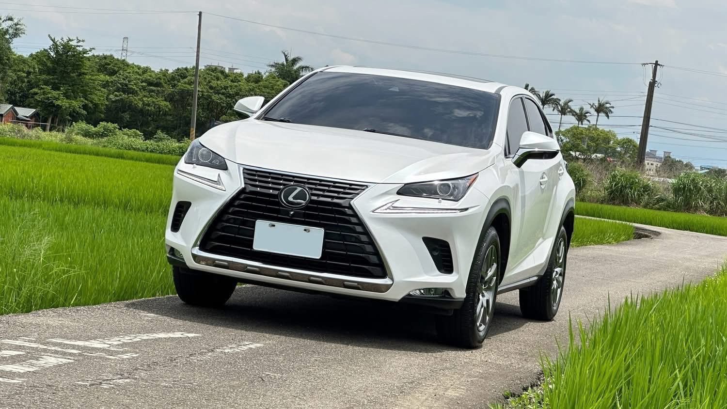 外匯車/中古車/全新車 汽車買賣交流平台 | 【廠牌車型】凌志 NX200 菁英 Plus版 | Facebook