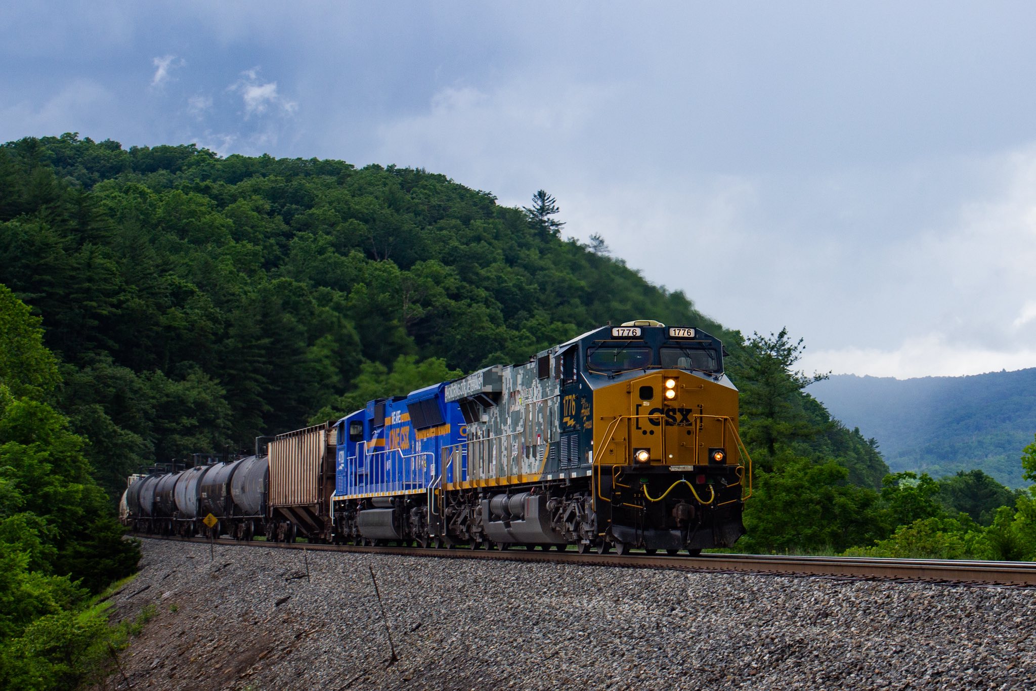 M653 at moss run with 1776 and 4720 1776 きめ 1773 业后 1776 146