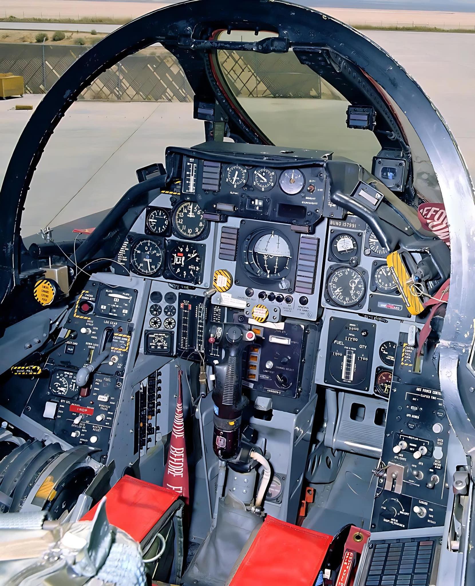 F-14 Super Tomcat Pilot Cockpit.🇺🇸