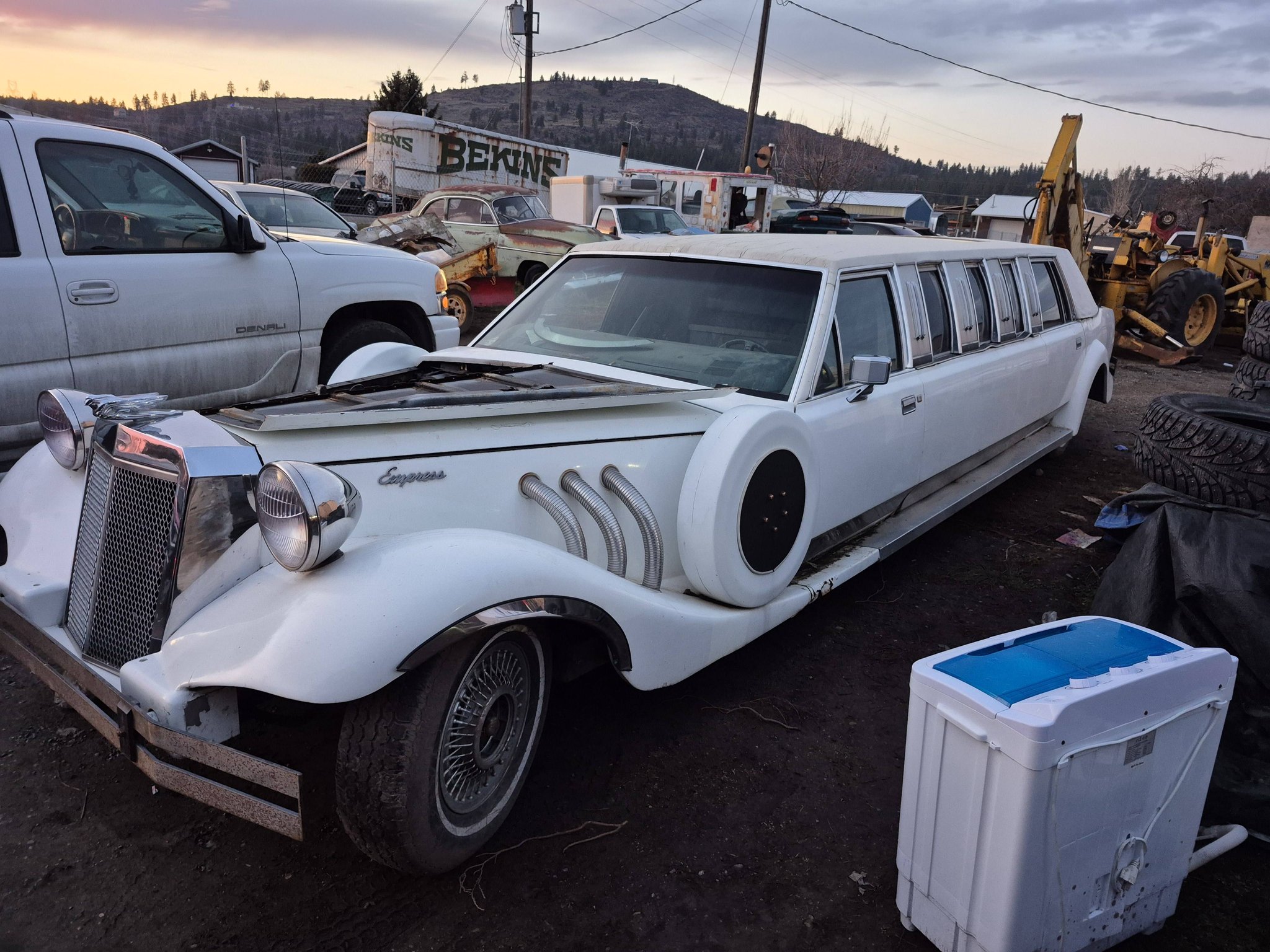 Am I a Land Yacht or what :-(** 工 ملنها 瘦野行 합 දදලමයය 
