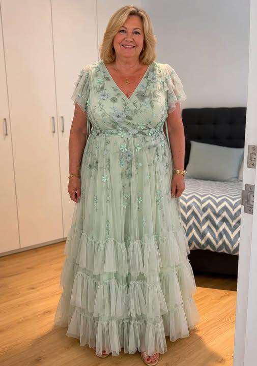 Is Mac Duggal's light green dress suitable for a black tie wedding in Italy?