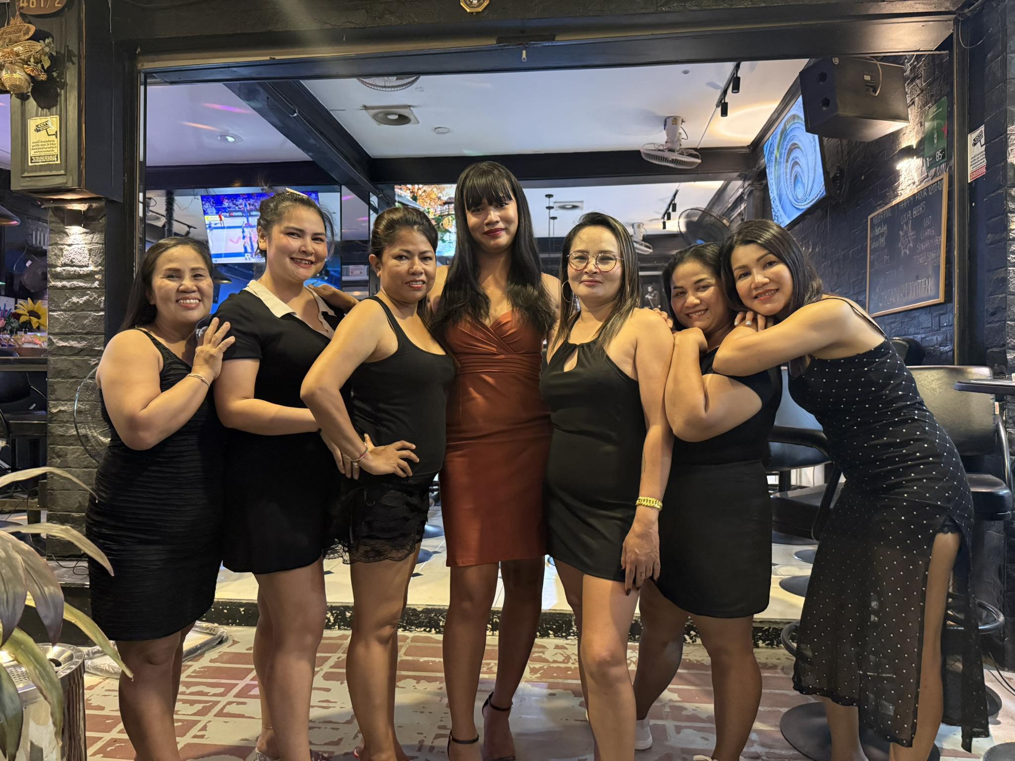 Triangle jomtien sports and drinks