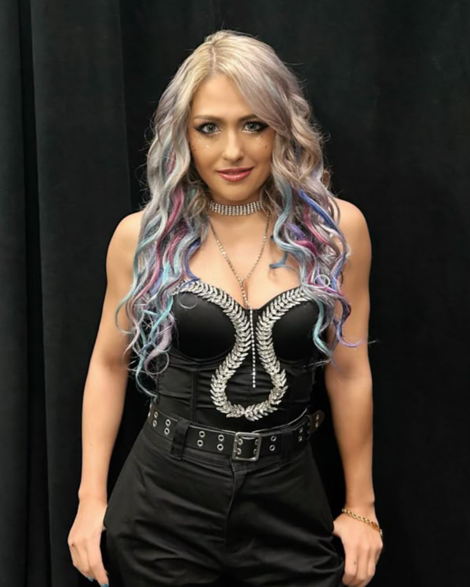 Giulia shared photos of her new look 👀 #WWE #japan #Stardom