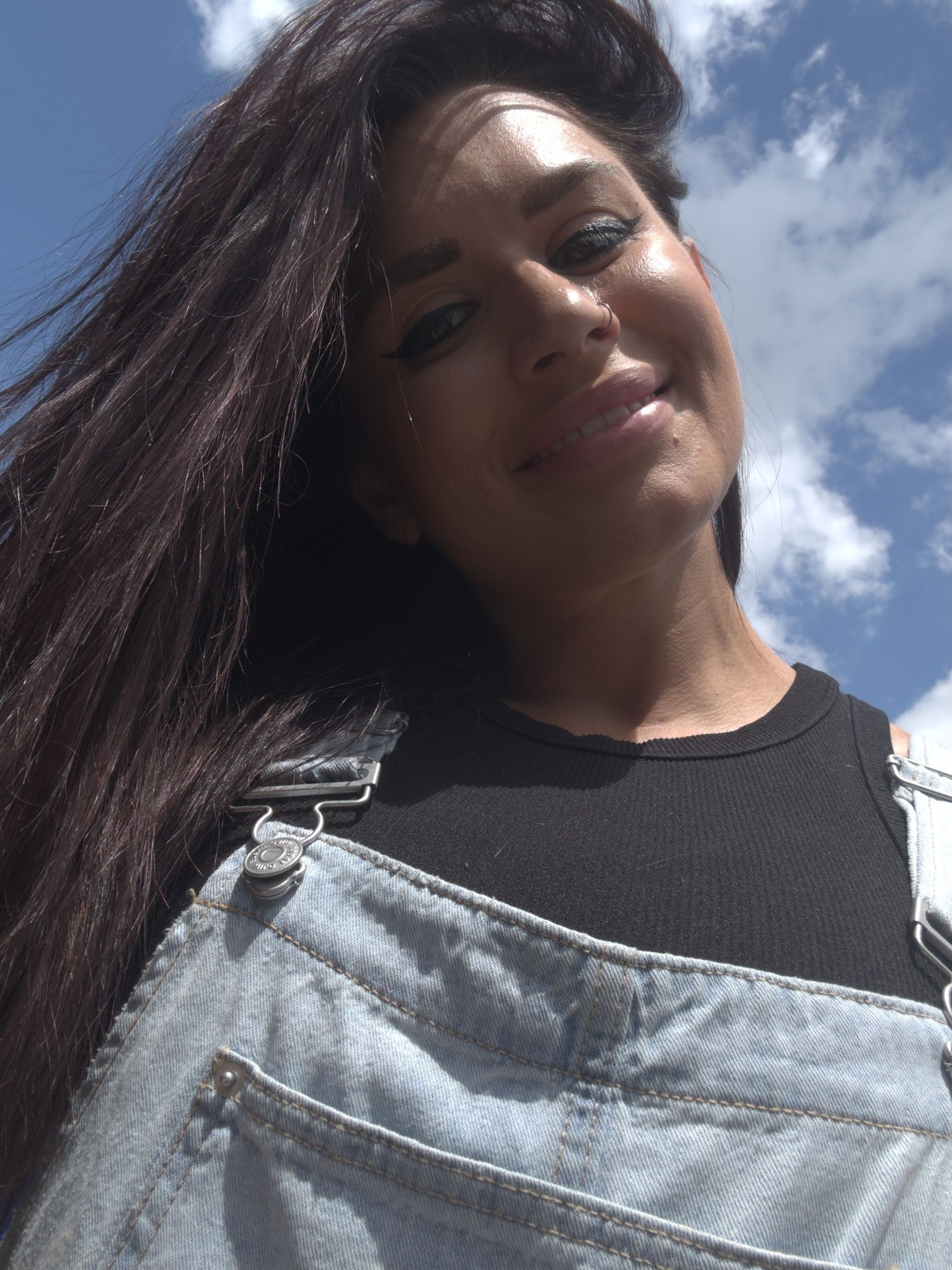 EvaAngelina.Official I'm feeling cute and comfy in my overalls today