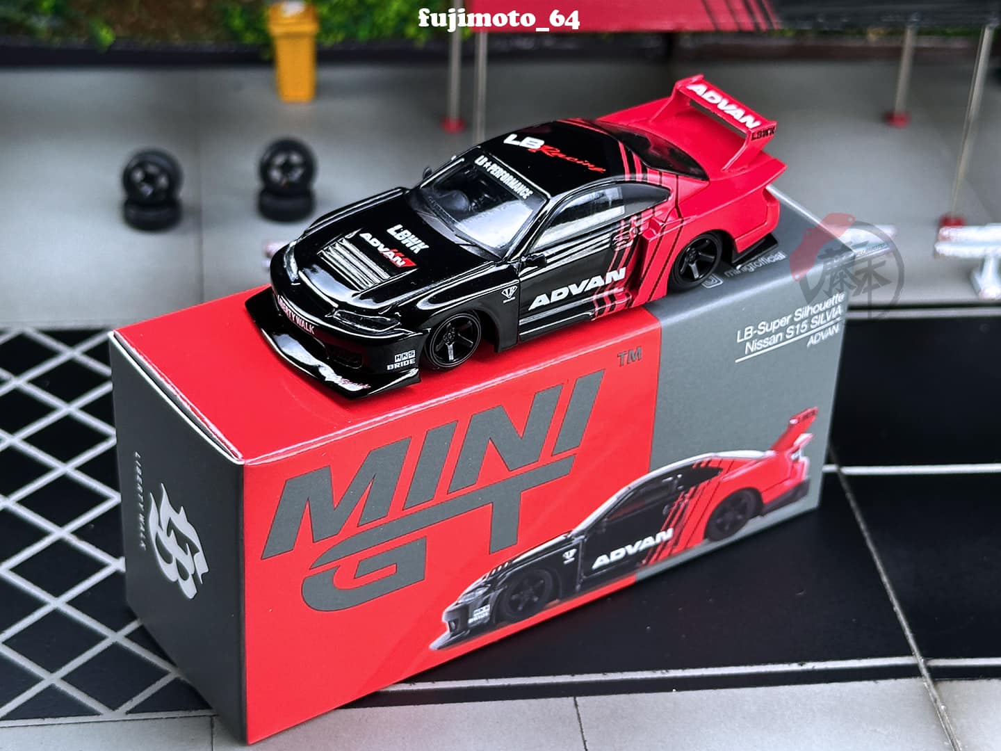 Miniature Nissan Silvia S15 LB Super Silhouette Advan - échelle 1:64, MiJo Mini GT