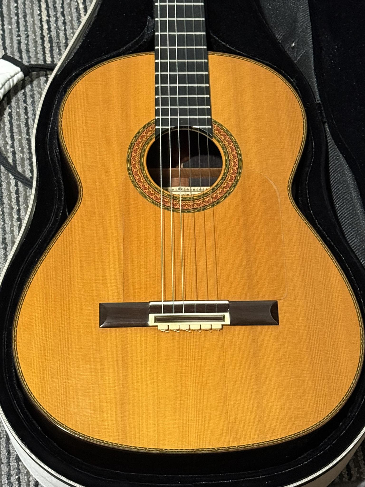 Mitsuru Tamura No.3000 1975 brw, great sounding guitar