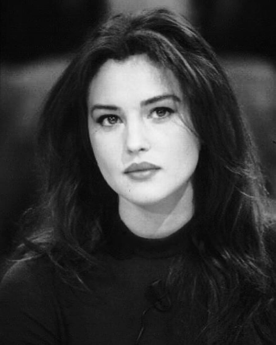 monica bellucci black dress 90s Bellucci: A timeless icon of beauty and talent WK43-HeroAU Wearing a Bra with Size:4XL