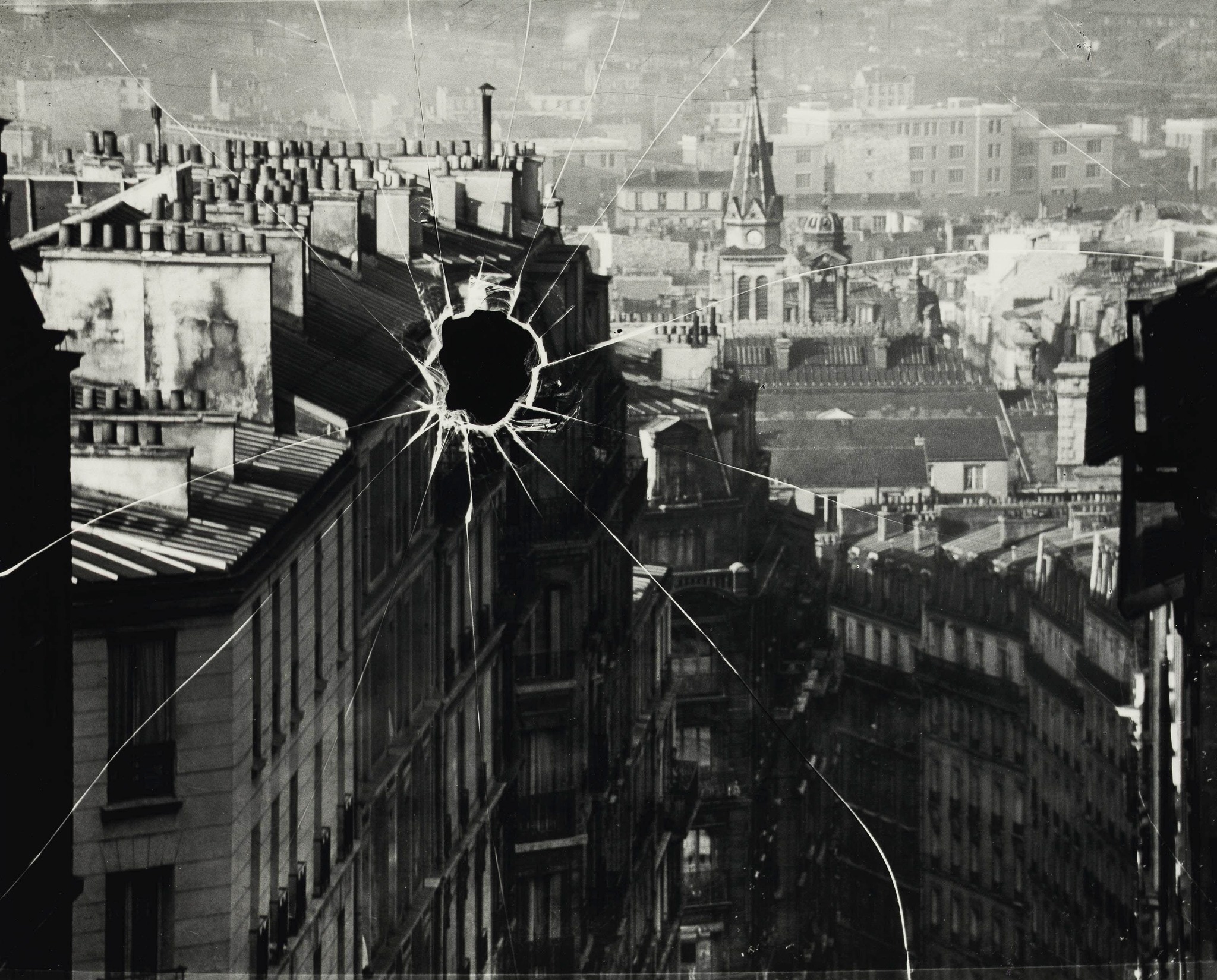 André Kertész – Broken plate Paris. 1929. 