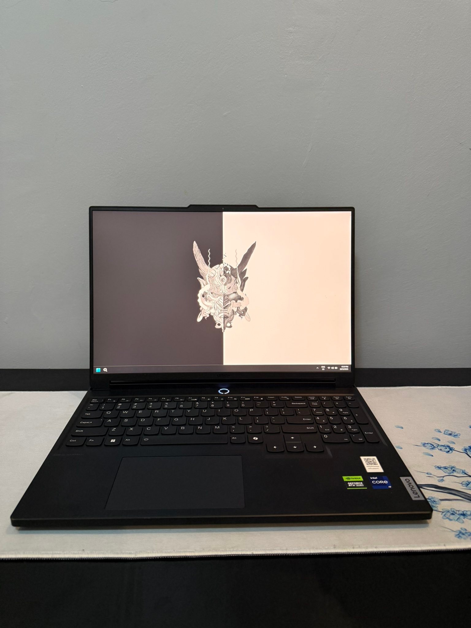 Lenovo 16