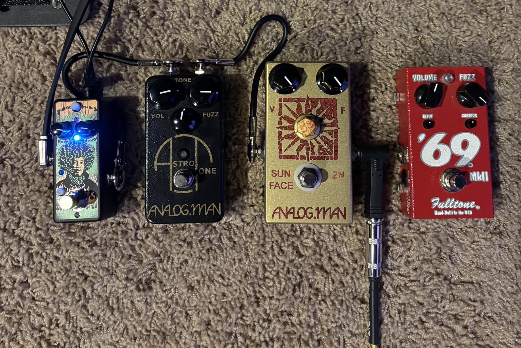 Analogman Sunface vs Fulltone '69 MKII fuzz face pedal comparison