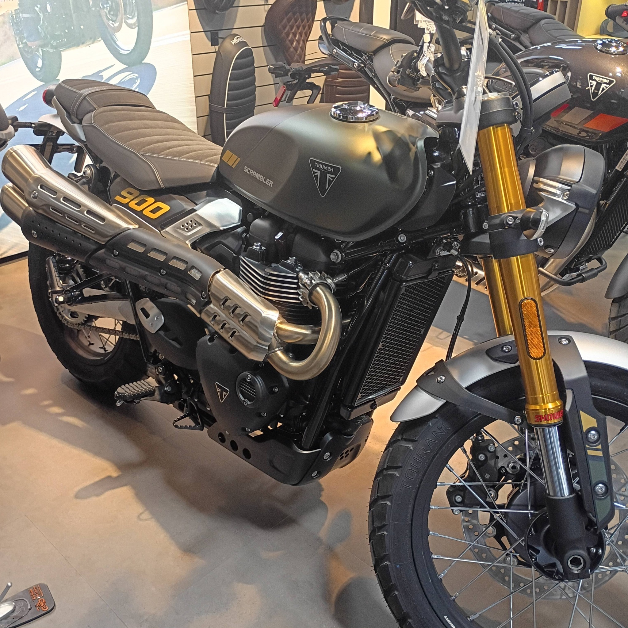 M　オーダー LOOK AT THIS BEAUTY!!! 2026 Scrambler 900 in that Matte Khaki