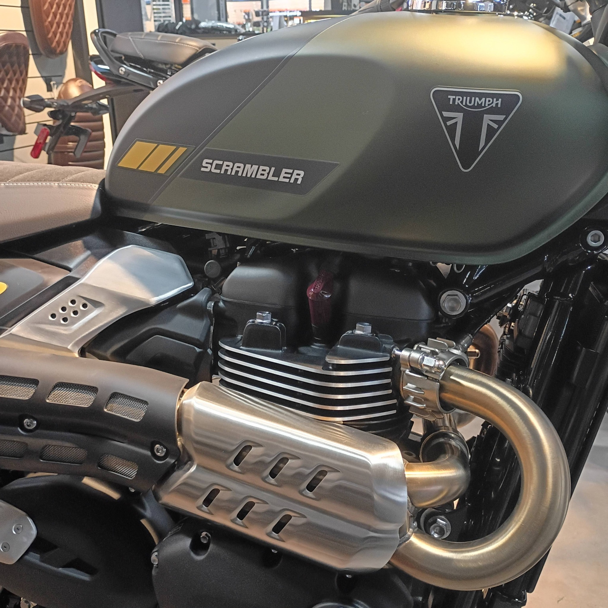 LOOK AT THIS BEAUTY!!! 2026 Scrambler 900 in that Matte Khaki