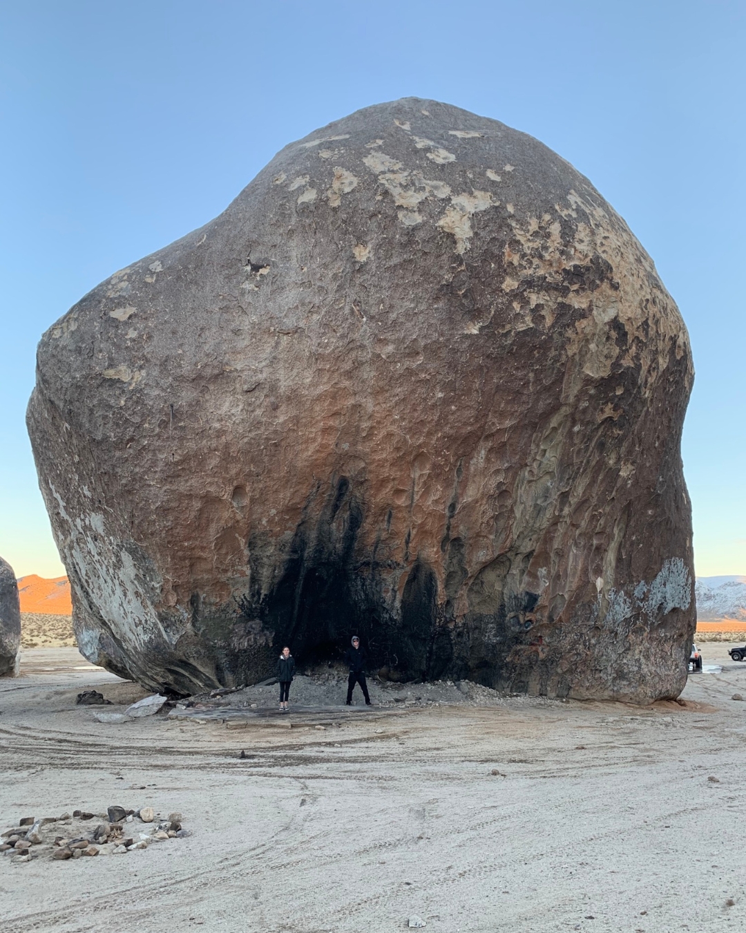 Rock - Giant Rock, located in the Mojave Desert near Landers ...