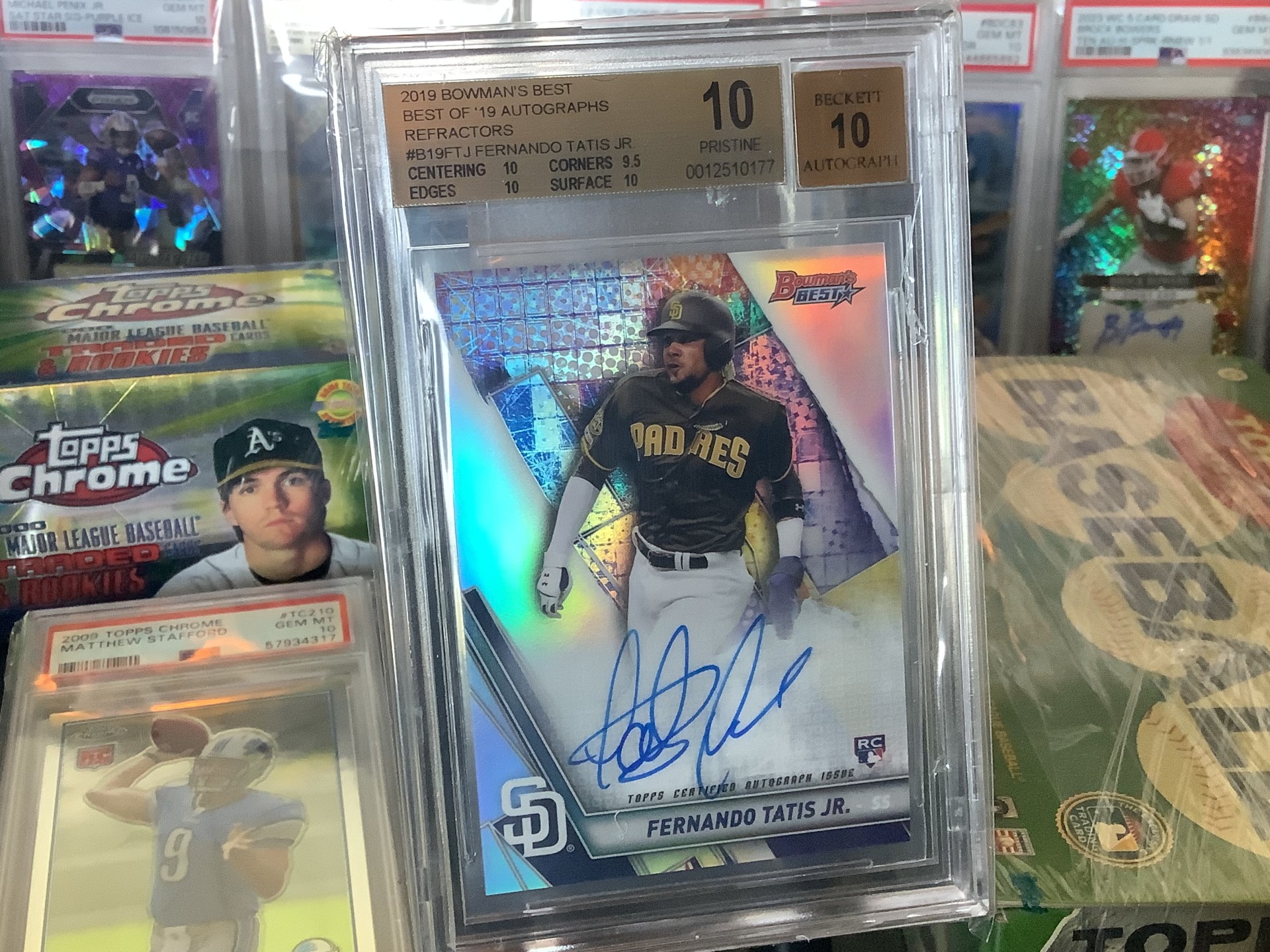 CHECK OUT THIS 2019 FERNANDO TATIS JR. AUTO ROOKIE BGS 10/10 OVER 