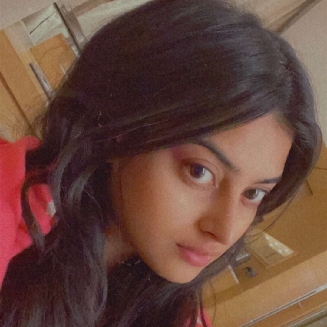 Golden lights, a red dress, and a... - Khushboo Panjathia | Facebook
