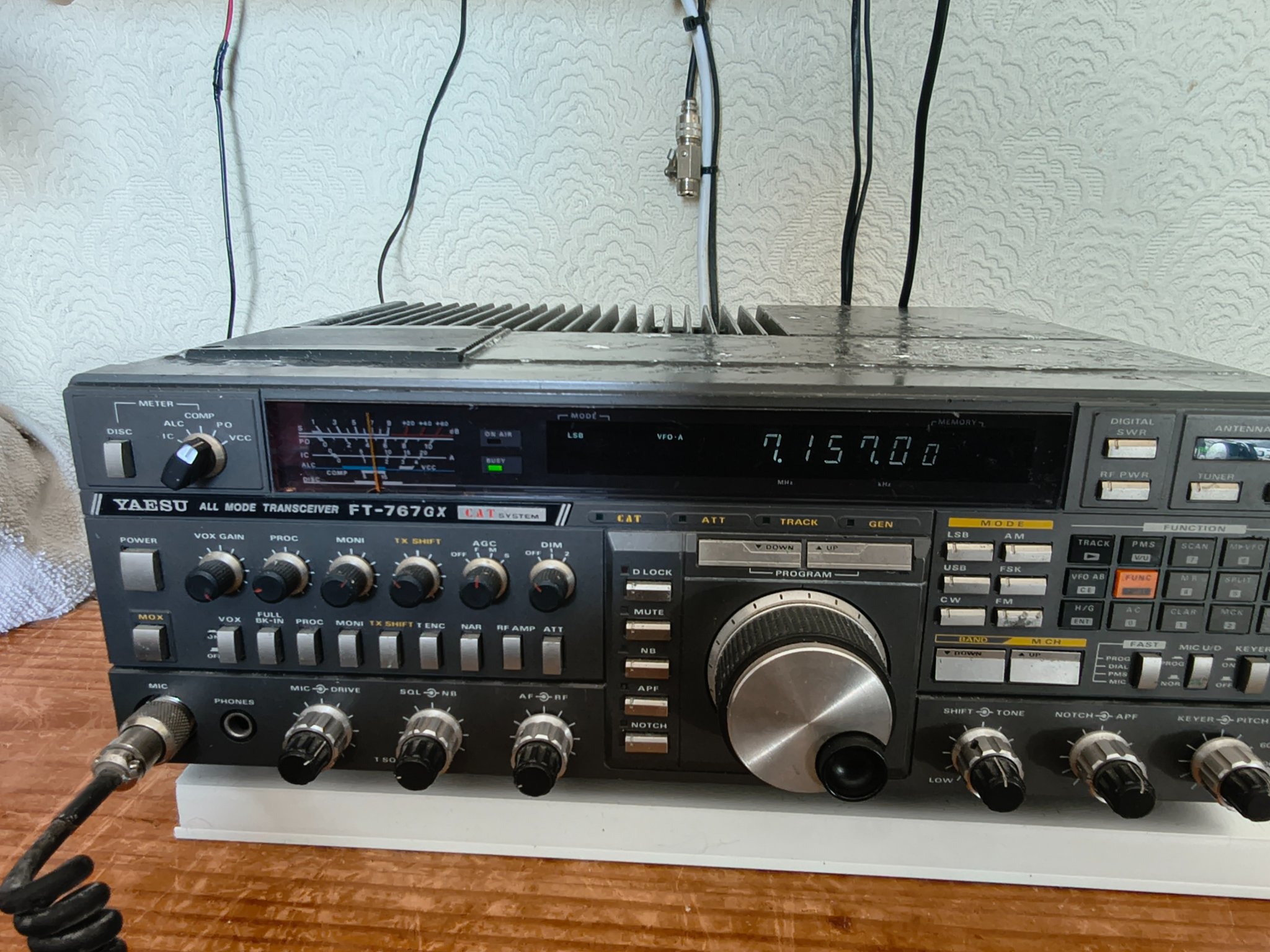 Yaesu FT-757 GXII All mode complete with it's original FC-757AT