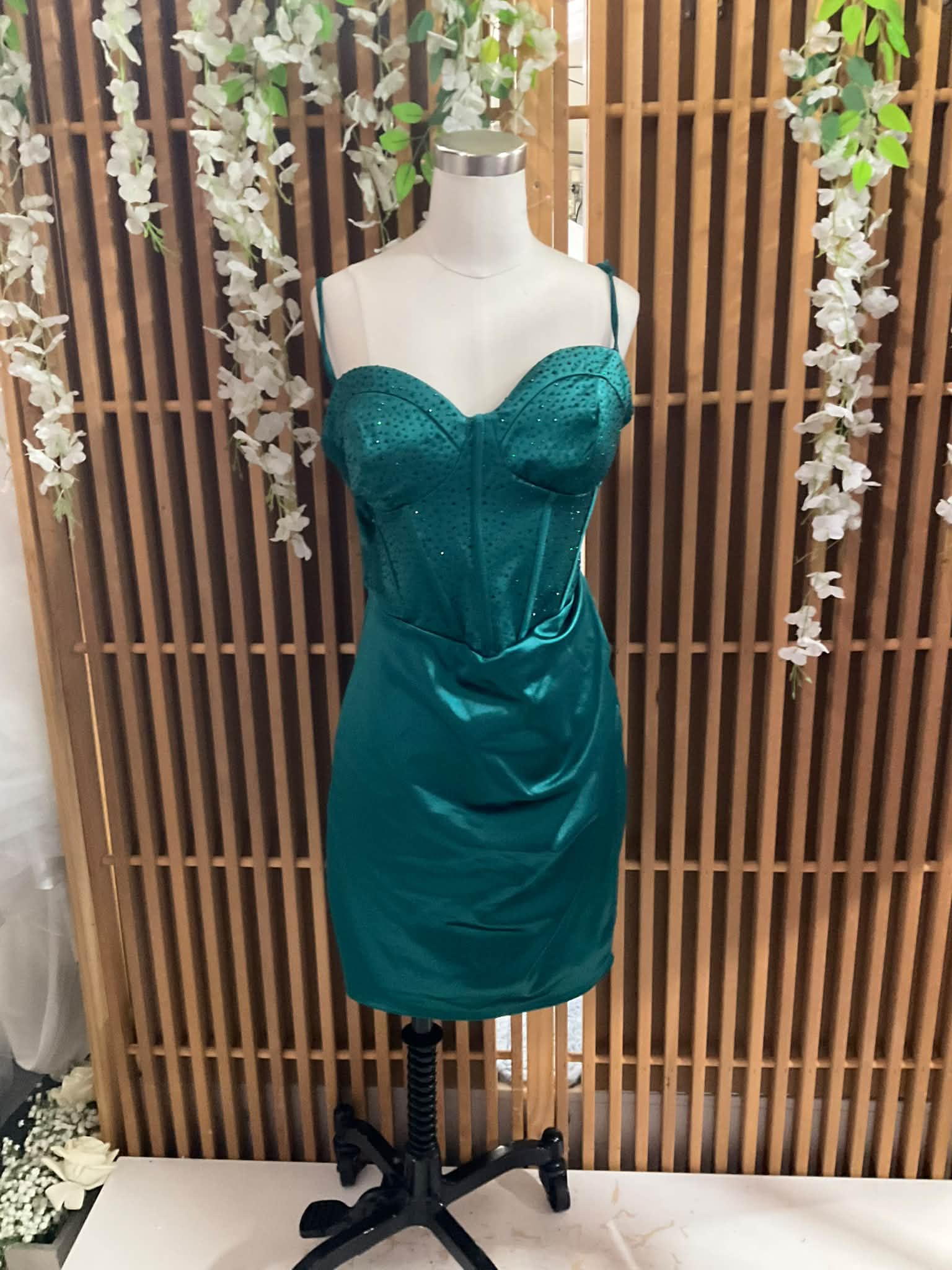 homecoming dresses greensburg pa More Dresses! New and preloved available! Majority are $50!! Deja-Me On Main's Wedding& Formal Boutique 200 Grand Ave Suite 160 Clarion 16214 Hours: Monday/Tuesday 3-7 Wednesday Closed Thursday/Friday 11-7 Saturday 12-5 Sunday 12-4 70s style dress