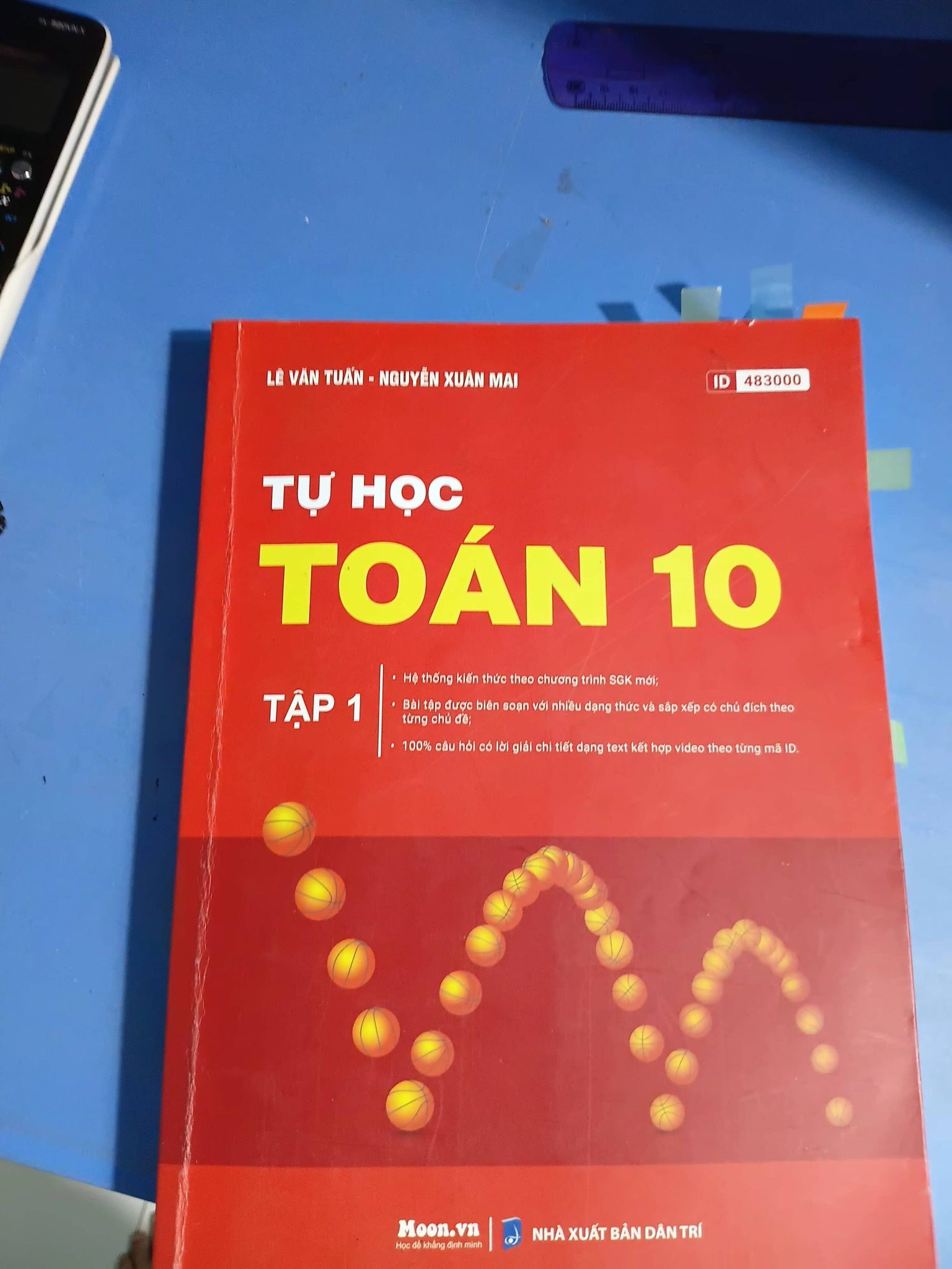 Chuyển nhà pass sách Chuyển nhà pass sách Mình pass nhanh chồng này dọn phòng. Sách