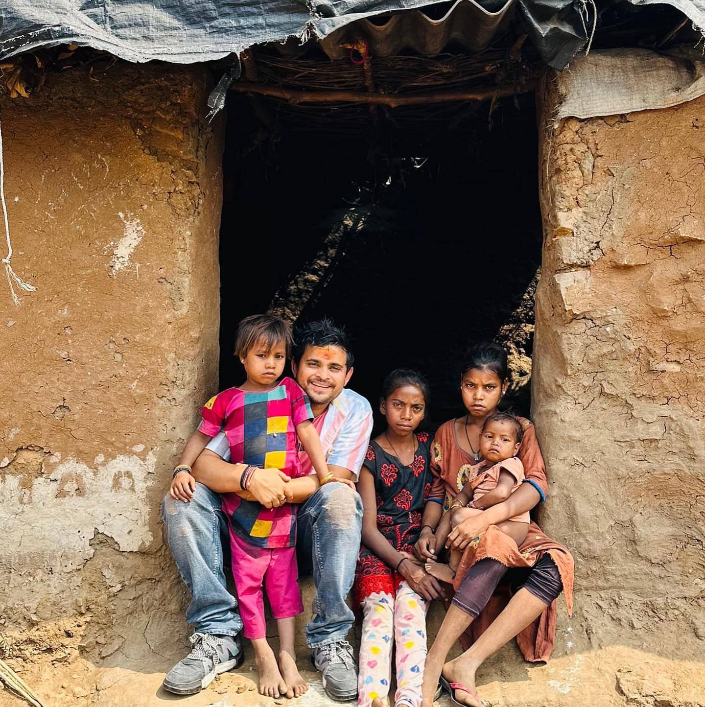 इस गरीब परिवार के घर का पूजा हो गया 🥰🌹🏕️ Nitin jani । नितिन जानी ...